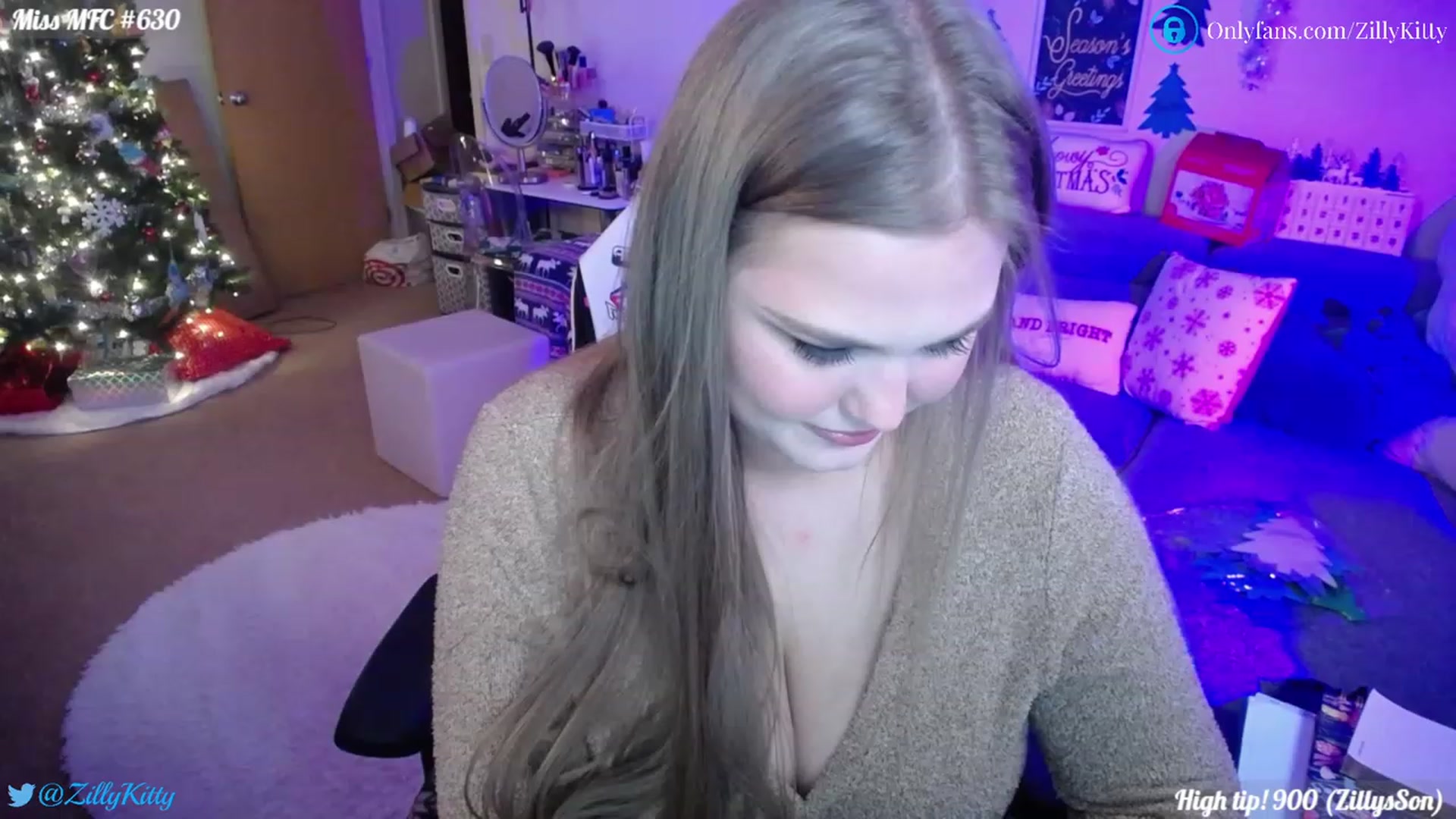 Gallery image thumbnail from ZillyKitty's myfreecams stream on, 12/15/2022, 24:58 image 19 of 20