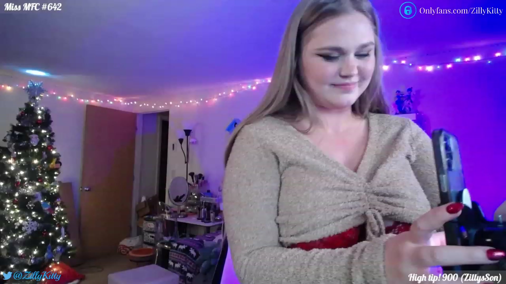 Gallery image thumbnail from ZillyKitty's myfreecams stream on, 12/15/2022, 24:58 image 11 of 20
