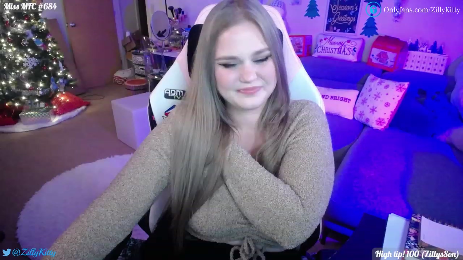 Gallery image thumbnail from ZillyKitty's myfreecams stream on, 12/15/2022, 24:58 image 6 of 20