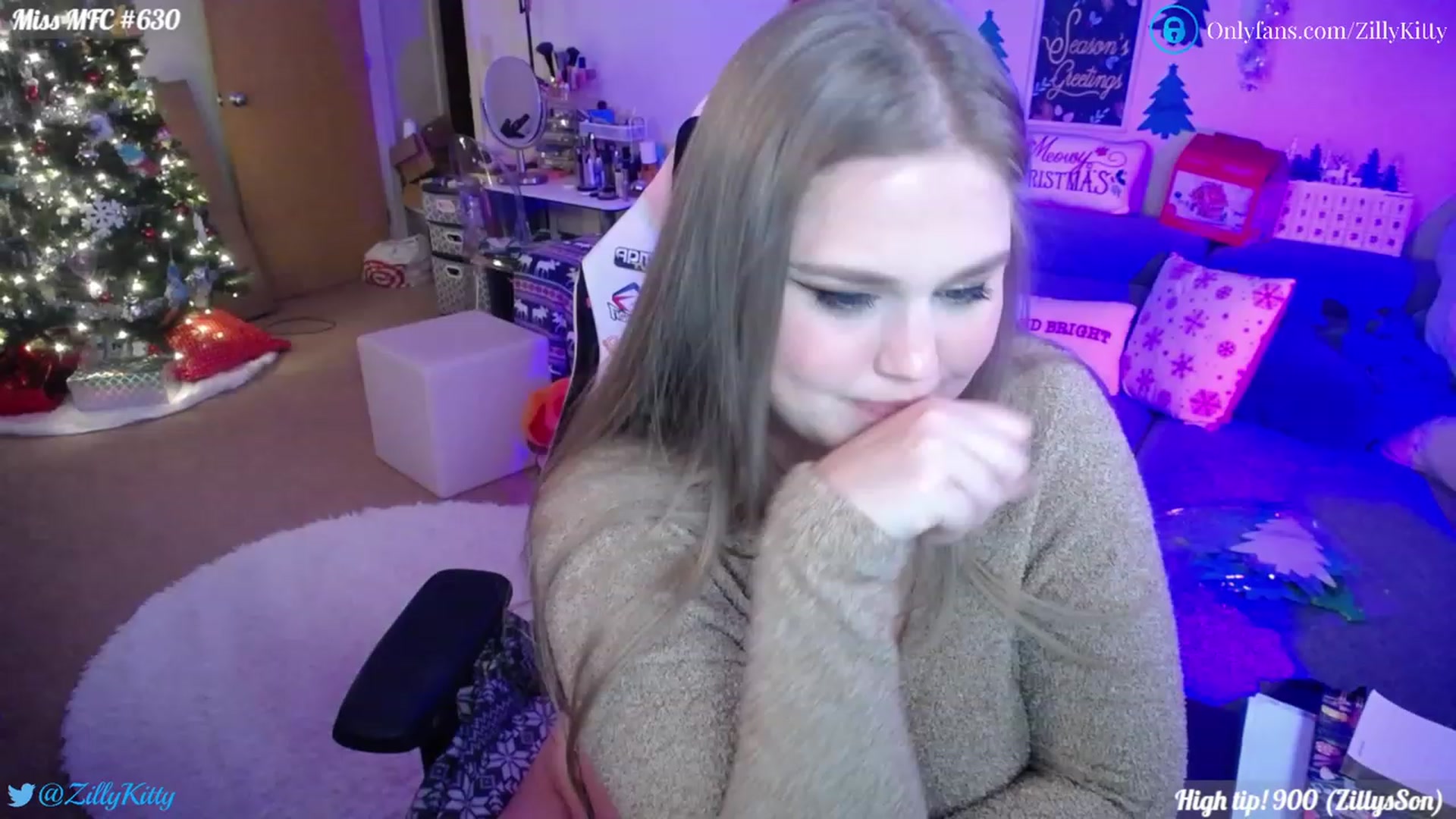 Gallery image thumbnail from ZillyKitty's myfreecams stream on, 12/15/2022, 24:58 image 20 of 20