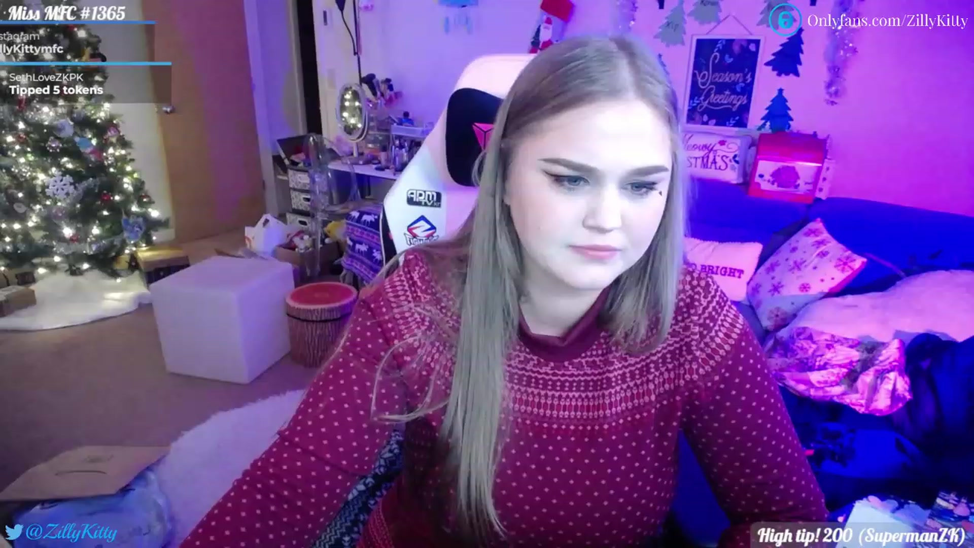 Gallery image thumbnail from ZillyKitty's myfreecams stream on, 12/30/2022, 20:16 image 20 of 20