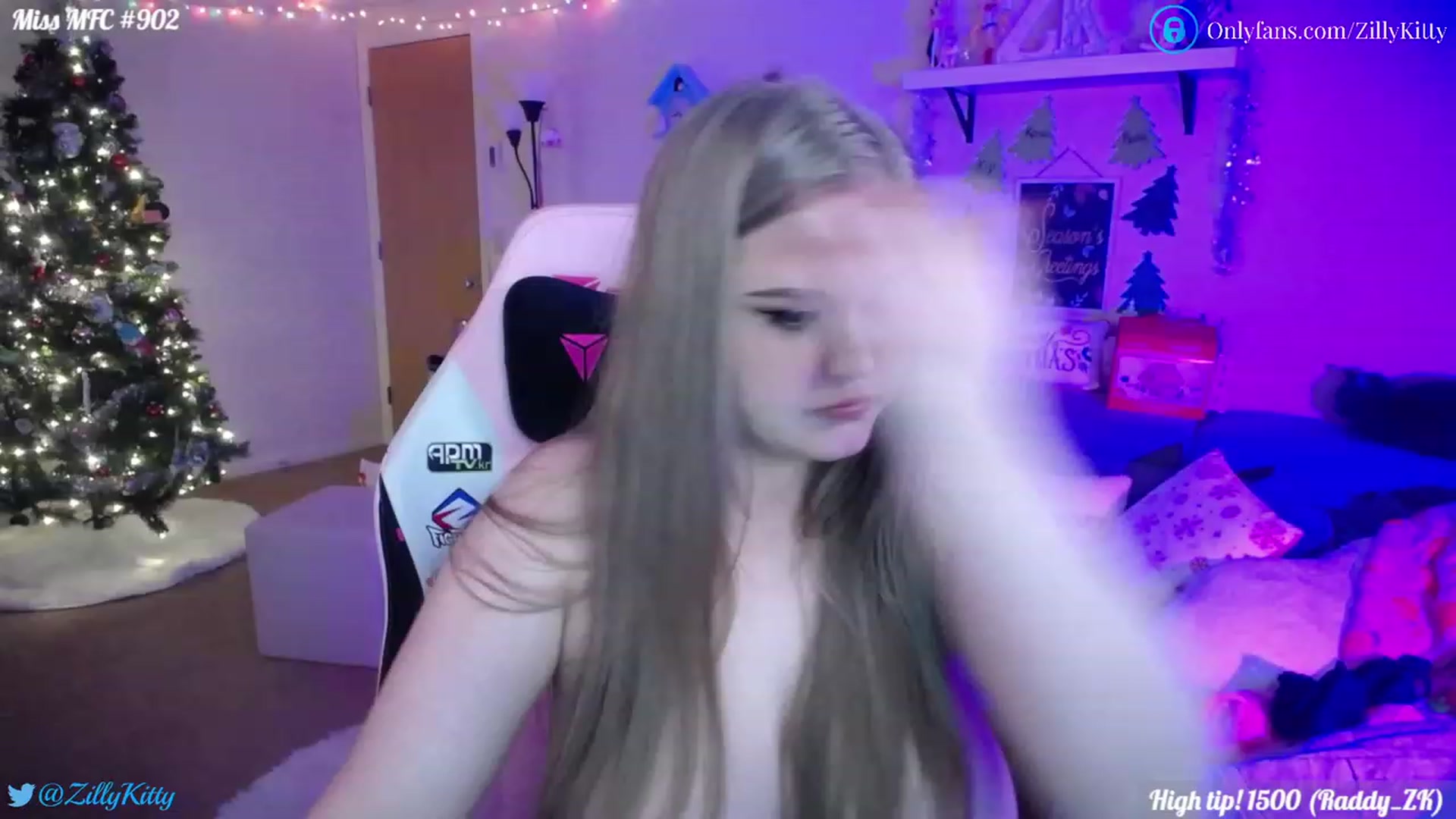 Gallery image thumbnail from ZillyKitty's myfreecams stream on, 01/01/2023, 01:41 image 20 of 20