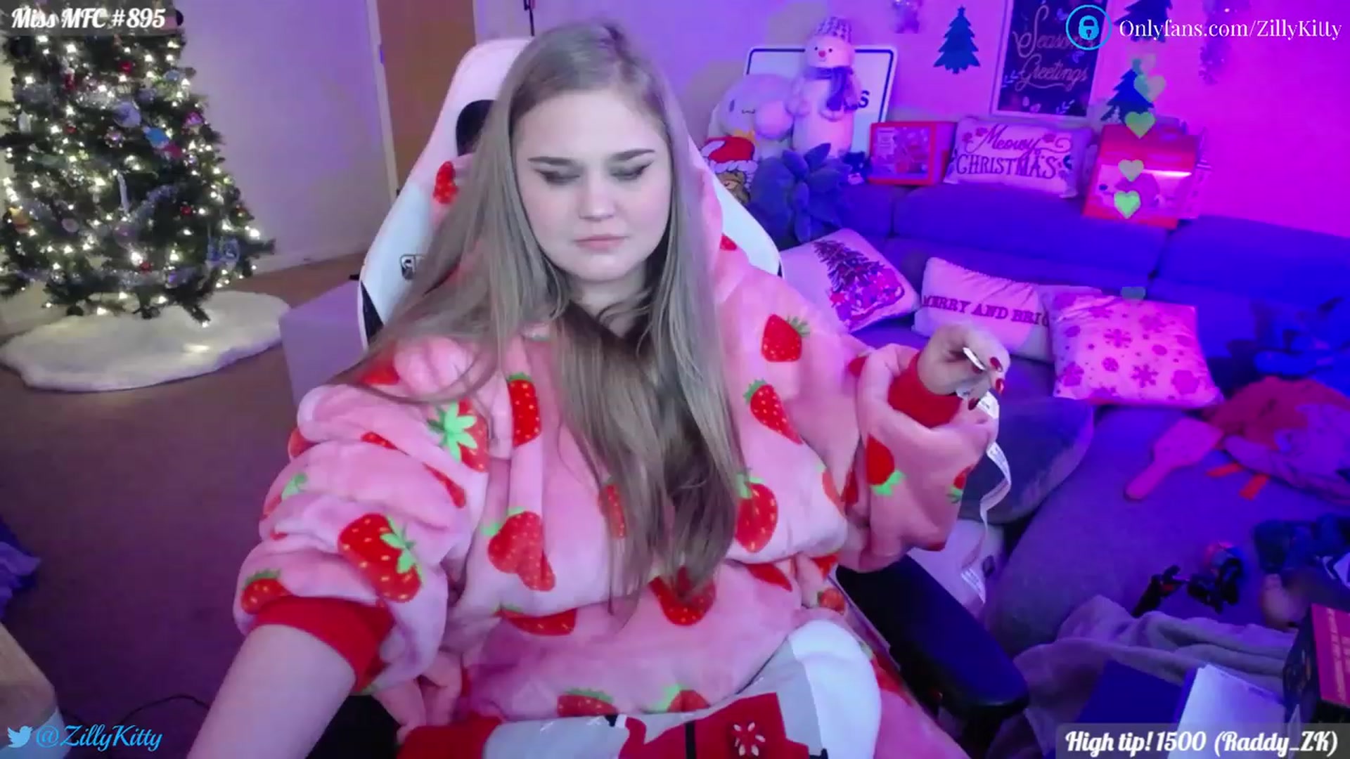 Gallery image thumbnail from ZillyKitty's myfreecams stream on, 01/01/2023, 02:35 image 10 of 20