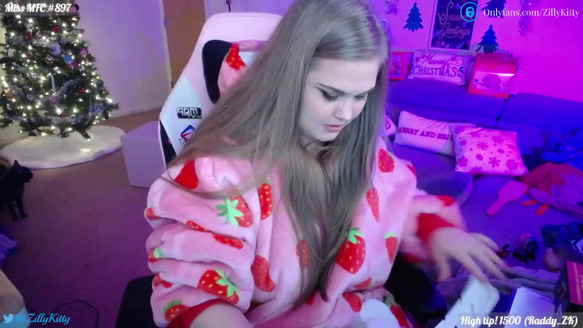 Gallery image thumbnail from ZillyKitty's myfreecams stream on, 01/01/2023, 02:35 image 9 of 20