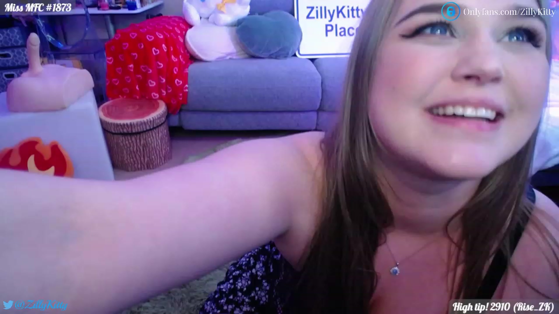 Gallery image thumbnail from ZillyKitty's myfreecams stream on, 01/30/2023, 01:29 image 1 of 20