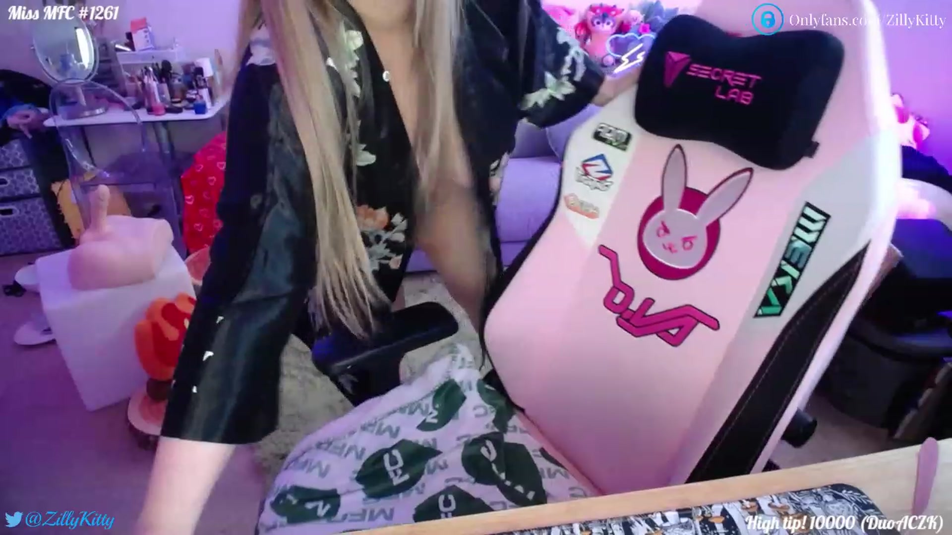 Gallery image thumbnail from ZillyKitty's myfreecams stream on, 01/30/2023, 01:34 image 19 of 20