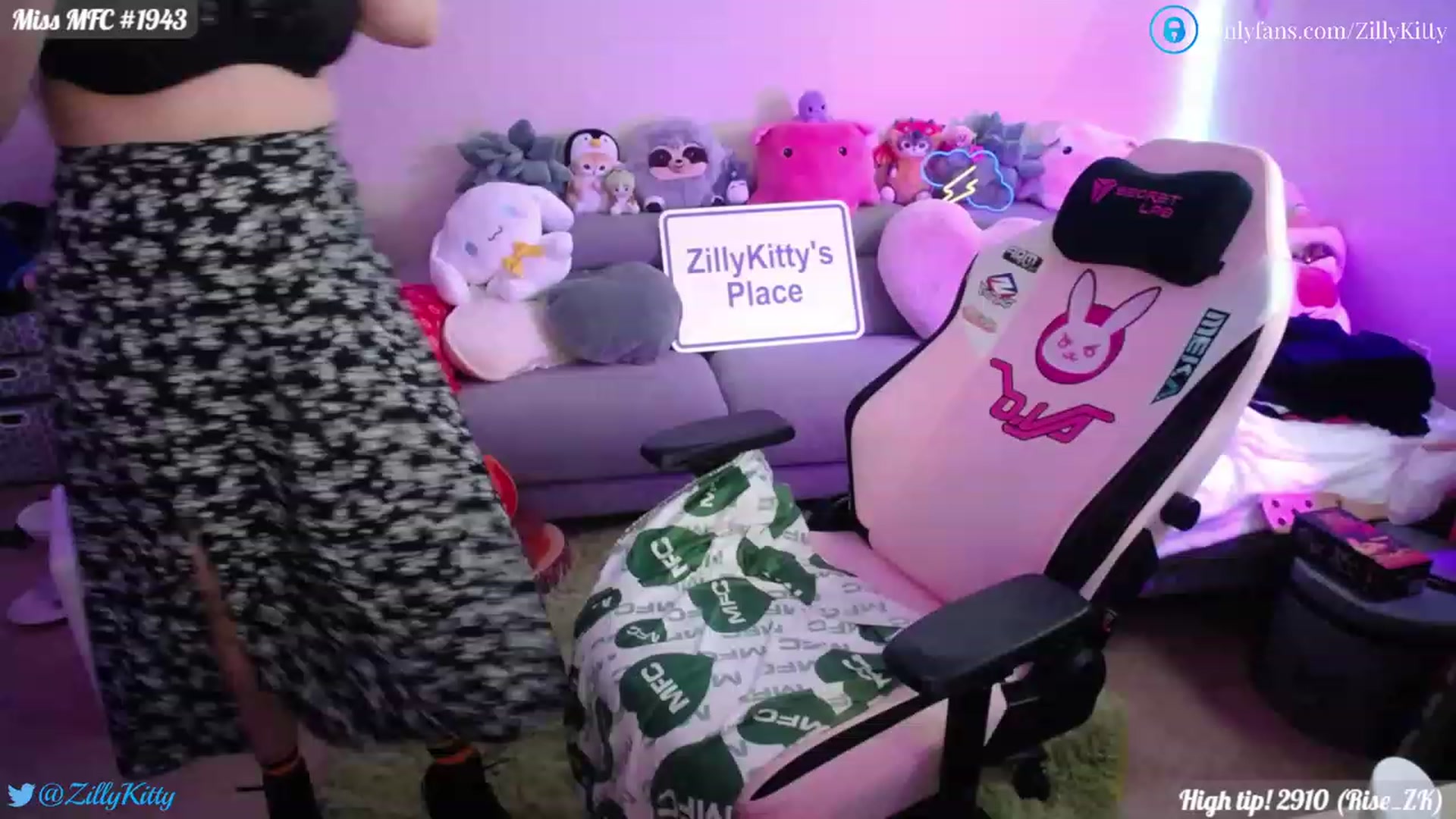 Gallery image thumbnail from ZillyKitty's myfreecams stream on, 01/30/2023, 01:34 image 4 of 20