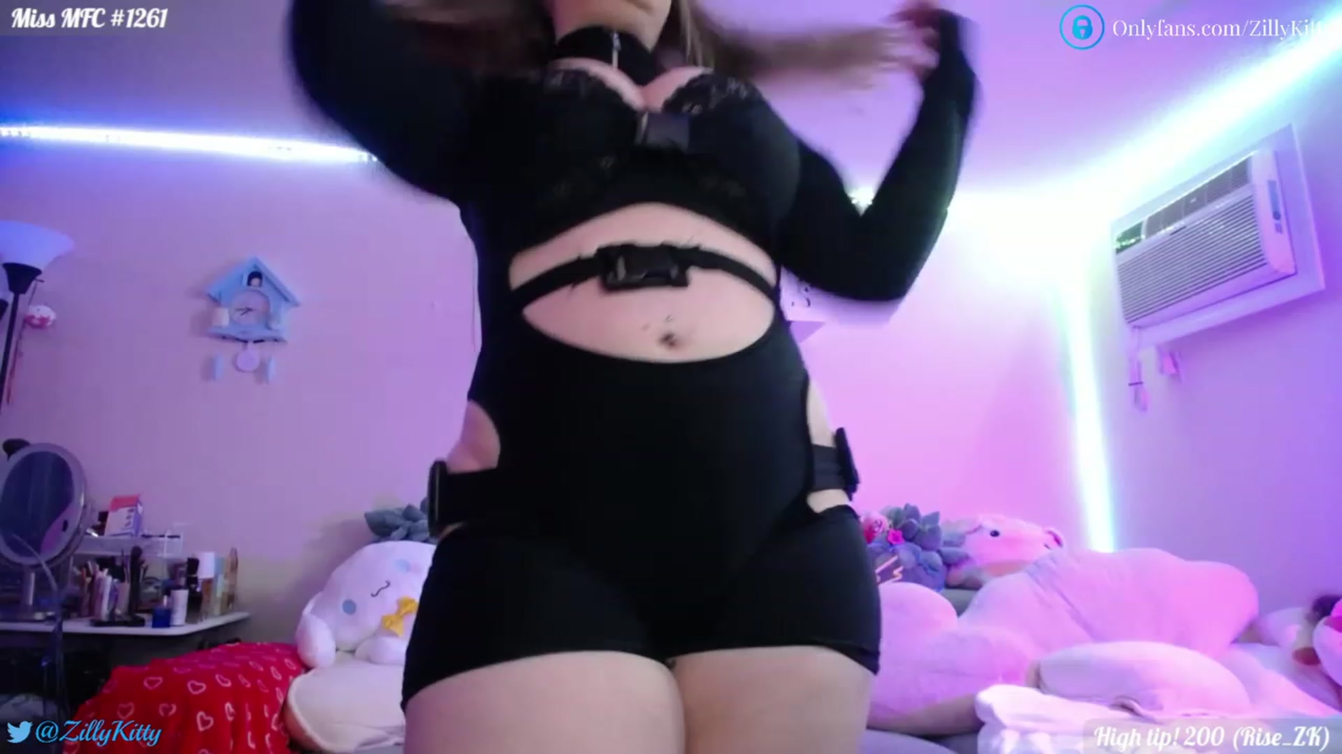 Gallery image thumbnail from ZillyKitty's myfreecams stream on, 01/31/2023, 24:52 image 19 of 20