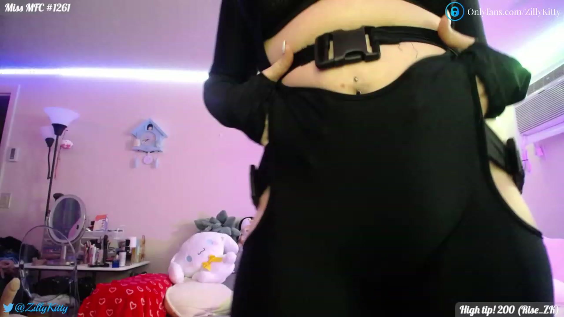 Gallery image thumbnail from ZillyKitty's myfreecams stream on, 01/31/2023, 24:52 image 17 of 20