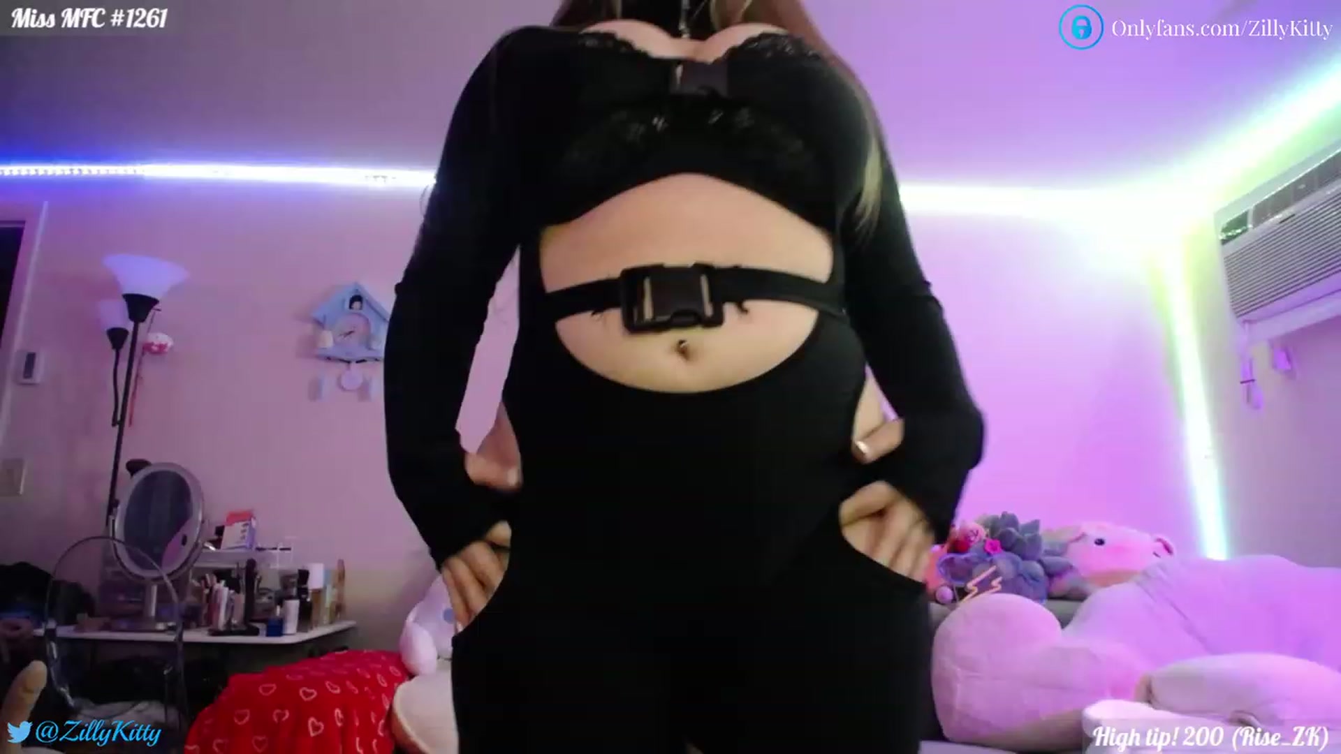 Gallery image thumbnail from ZillyKitty's myfreecams stream on, 01/31/2023, 24:52 image 16 of 20