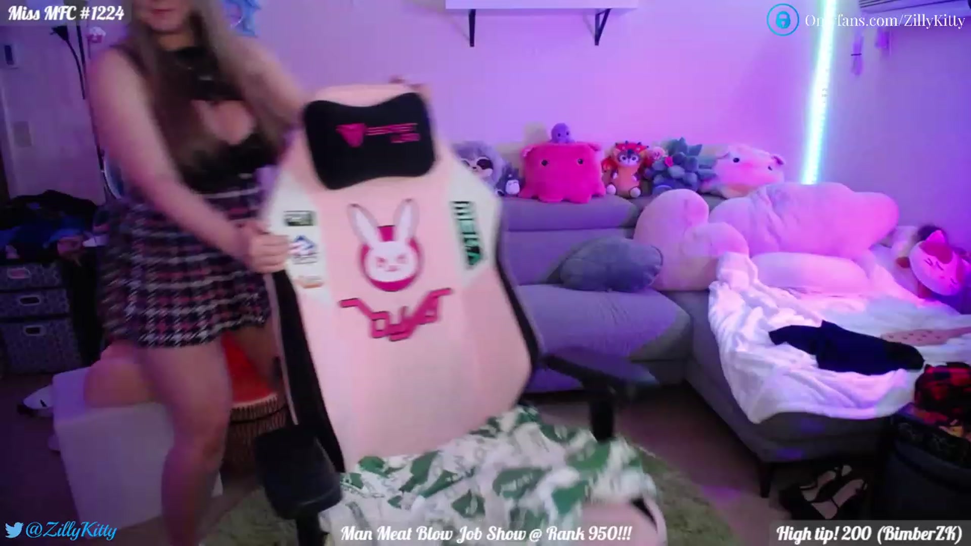 Gallery image thumbnail from ZillyKitty's myfreecams stream on, 02/01/2023, 01:57 image 8 of 20
