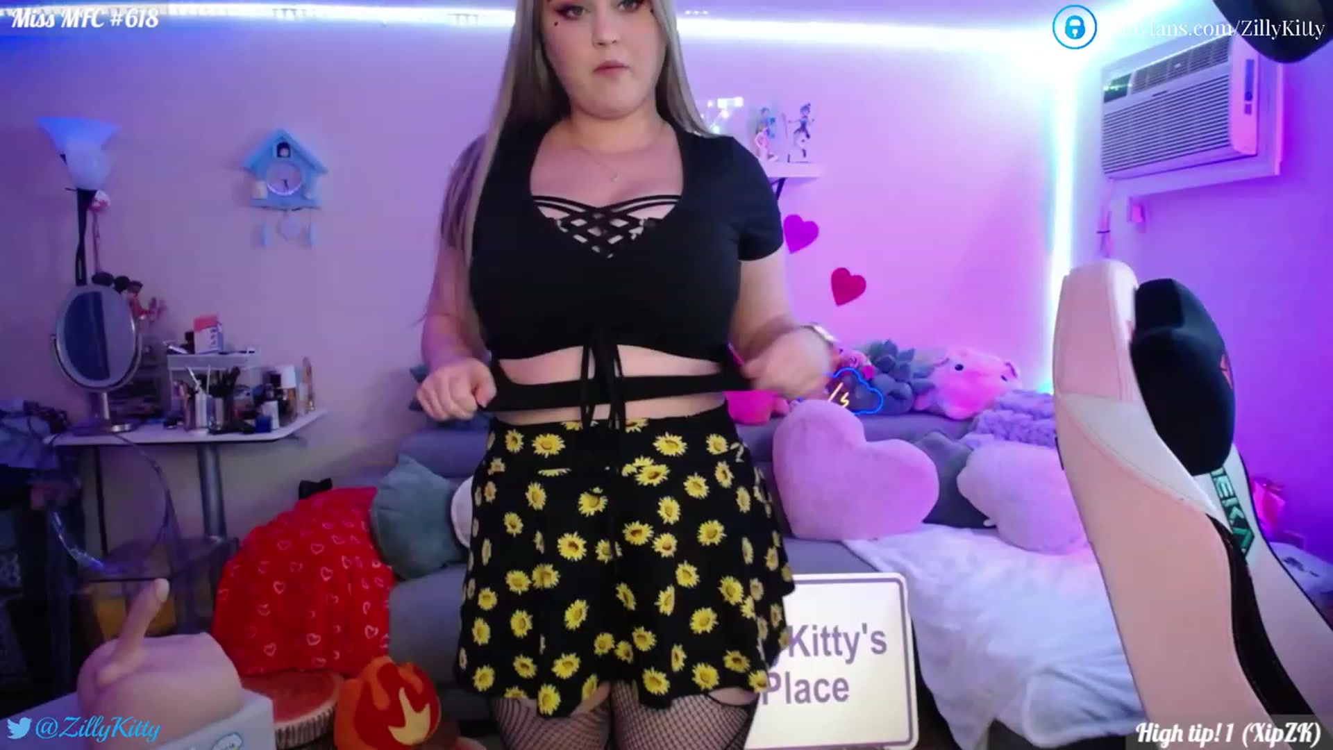 Gallery image thumbnail from ZillyKitty's myfreecams stream on, 02/06/2023, 22:34 image 19 of 20