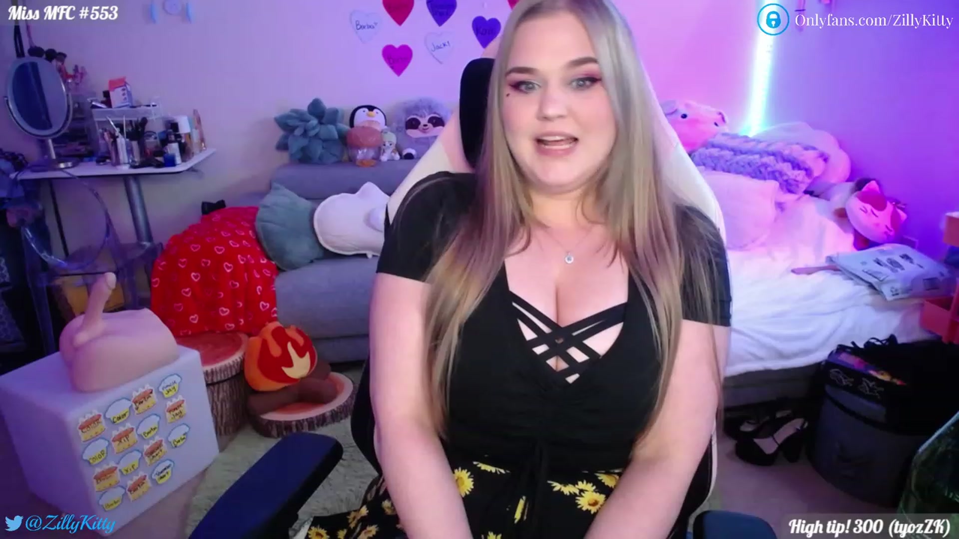 Gallery image thumbnail from ZillyKitty's myfreecams stream on, 02/06/2023, 23:47 image 17 of 20