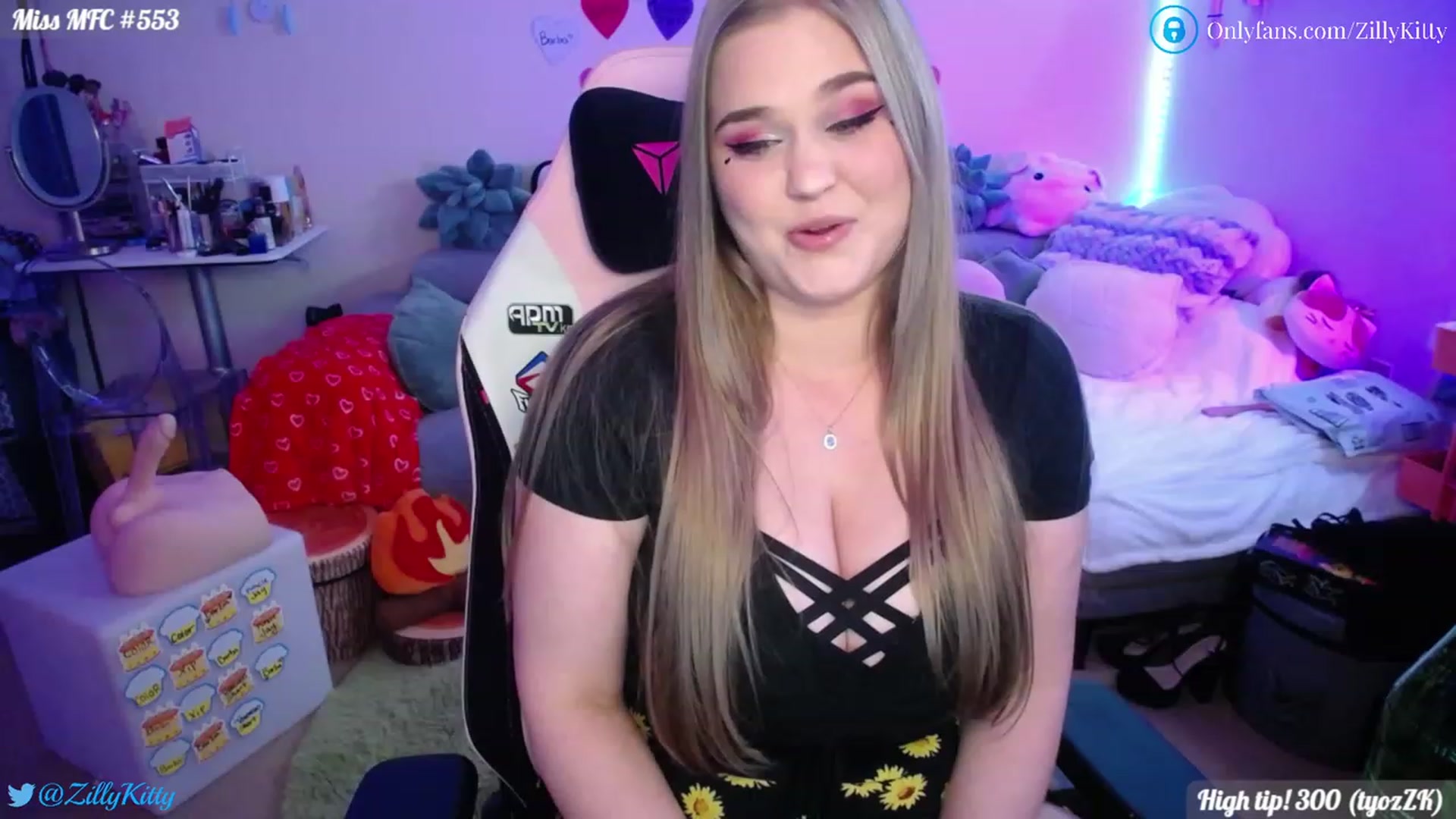 Gallery image thumbnail from ZillyKitty's myfreecams stream on, 02/06/2023, 23:47 image 18 of 20