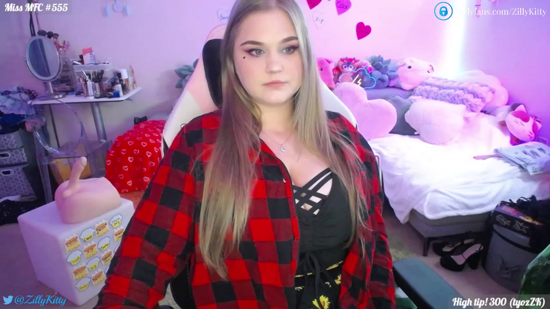 Gallery image thumbnail from ZillyKitty's myfreecams stream on, 02/07/2023, 24:28 image 2 of 20