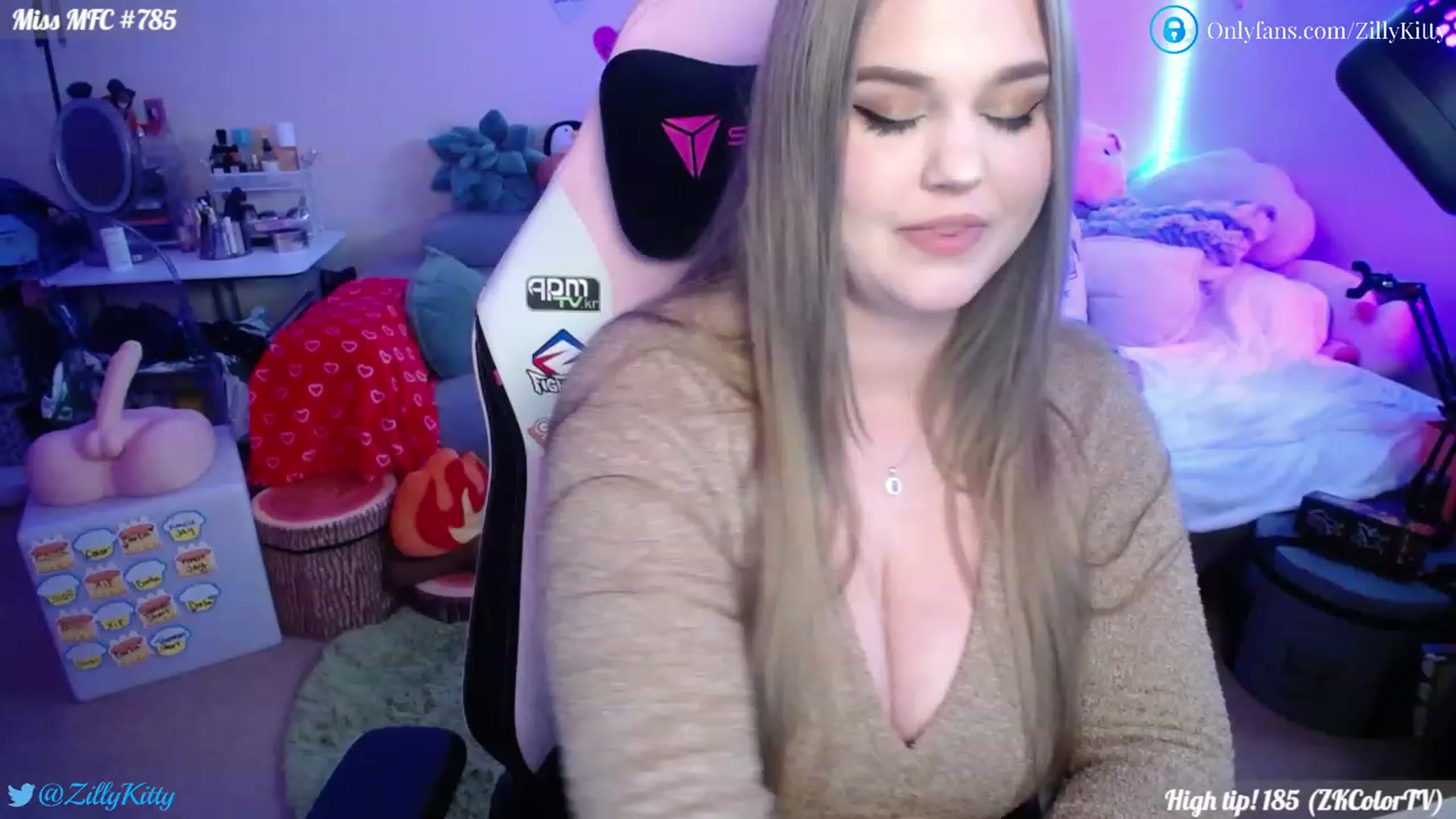 Gallery image thumbnail from ZillyKitty's myfreecams stream on, 02/10/2023, 24:22 image 10 of 20
