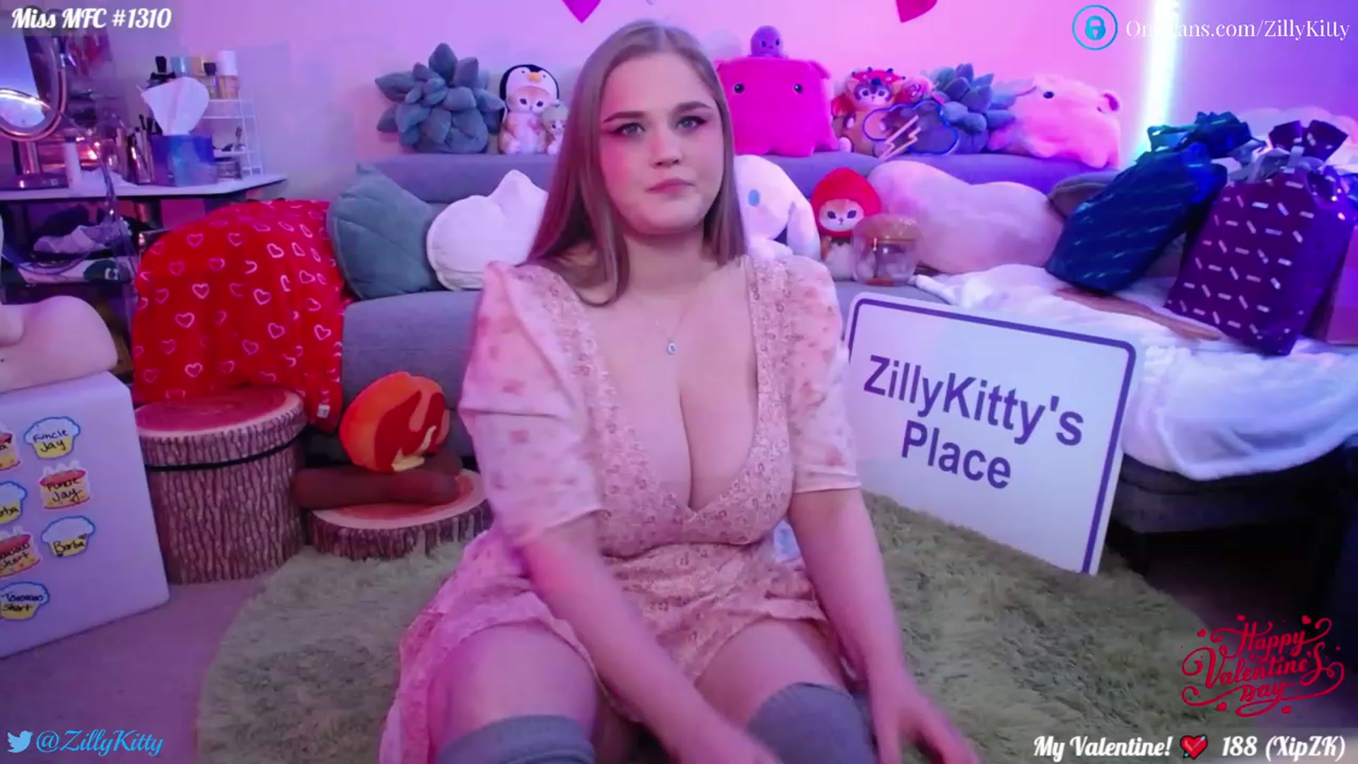 Gallery image thumbnail from ZillyKitty's myfreecams stream on, 02/14/2023, 23:10 image 3 of 20