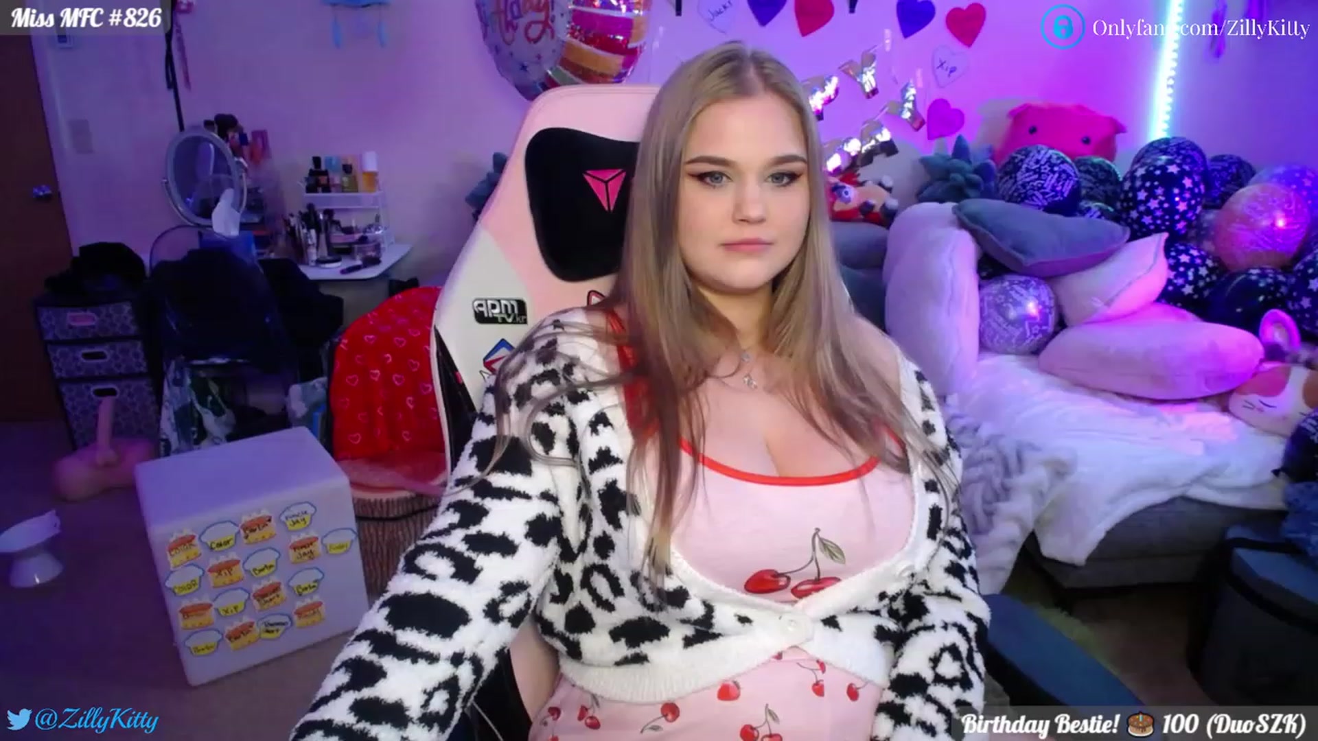 Gallery image thumbnail from ZillyKitty's myfreecams stream on, 03/01/2023, 24:04 image 5 of 20