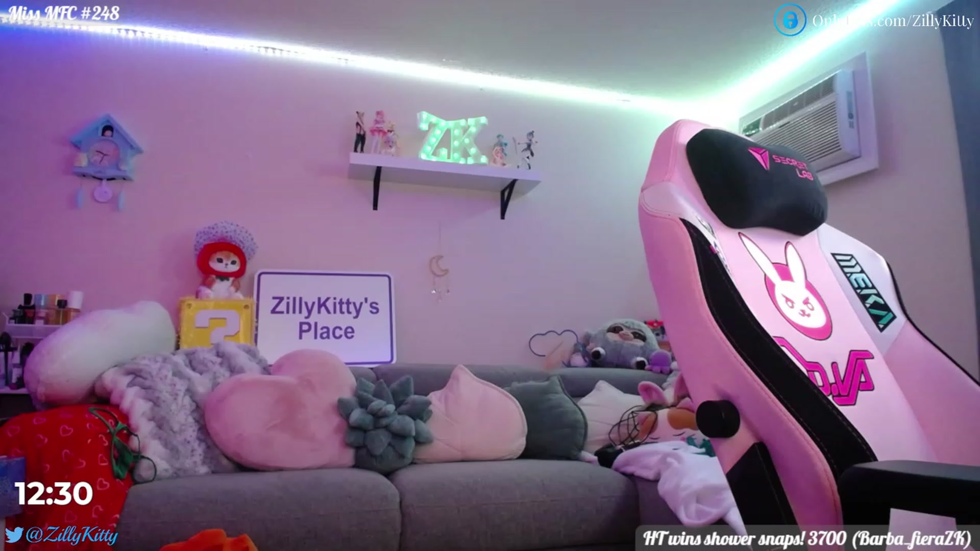 Gallery image thumbnail from ZillyKitty's myfreecams stream on, 03/18/2023, 03:21 image 6 of 20