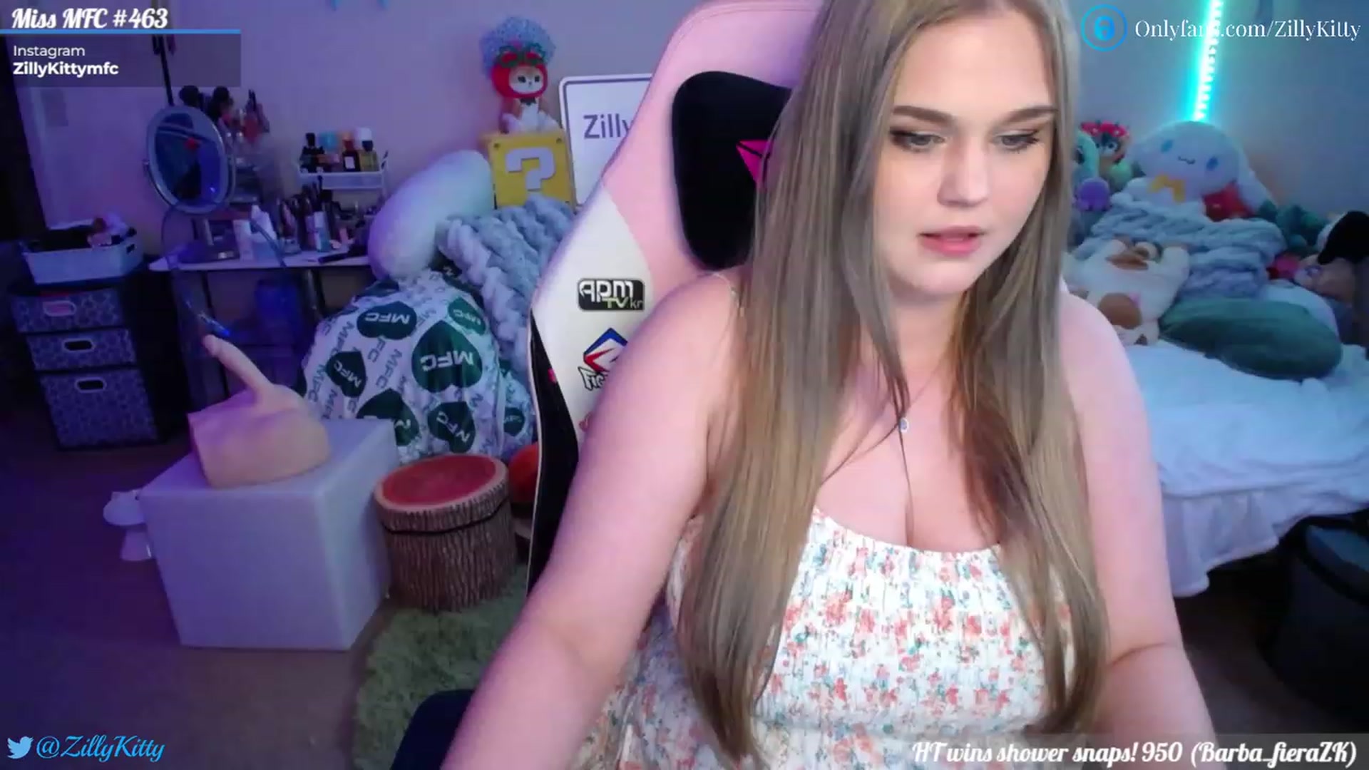 Gallery image thumbnail from ZillyKitty's myfreecams stream on, 03/27/2023, 23:32 image 6 of 20