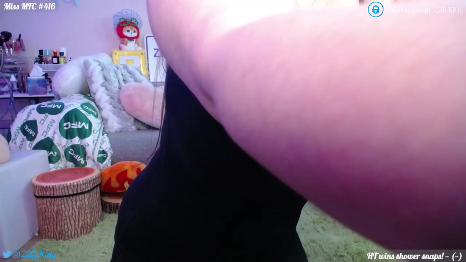 Gallery image thumbnail from ZillyKitty's myfreecams stream on, 03/28/2023, 21:31 image 19 of 20