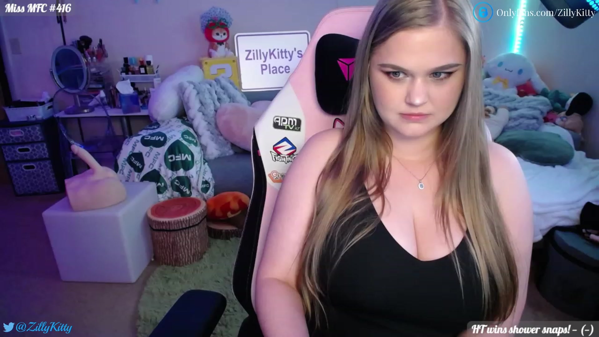 Gallery image thumbnail from ZillyKitty's myfreecams stream on, 03/28/2023, 21:31 image 13 of 20