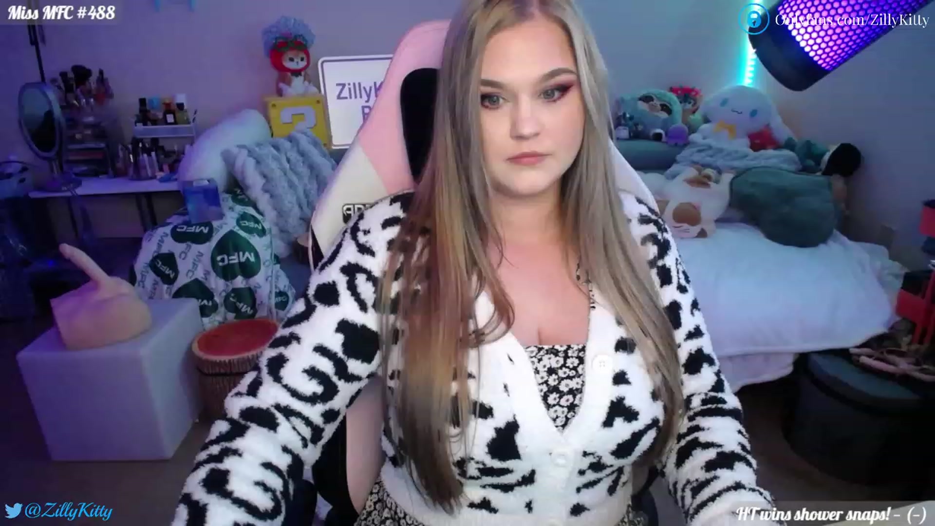 Gallery image thumbnail from ZillyKitty's myfreecams stream on, 03/31/2023, 21:46 image 1 of 20