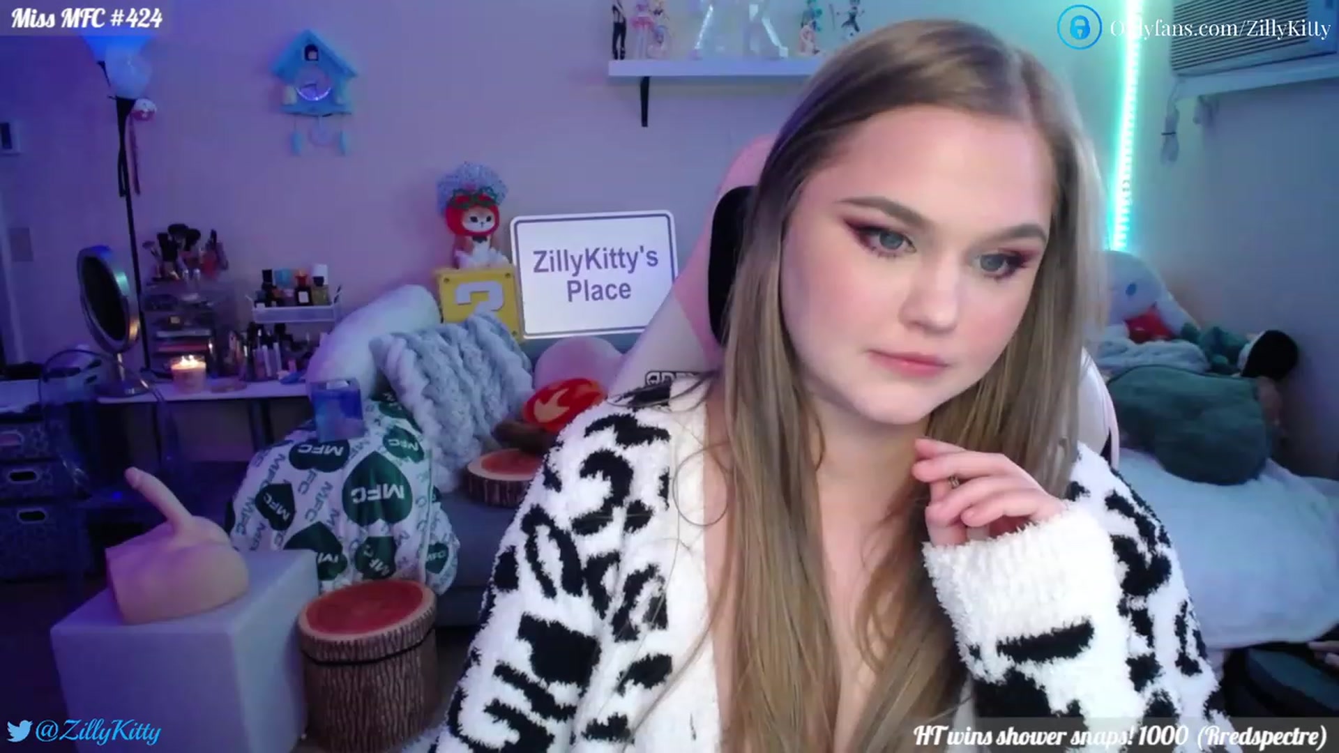 Gallery image thumbnail from ZillyKitty's myfreecams stream on, 04/01/2023, 01:35 image 12 of 20