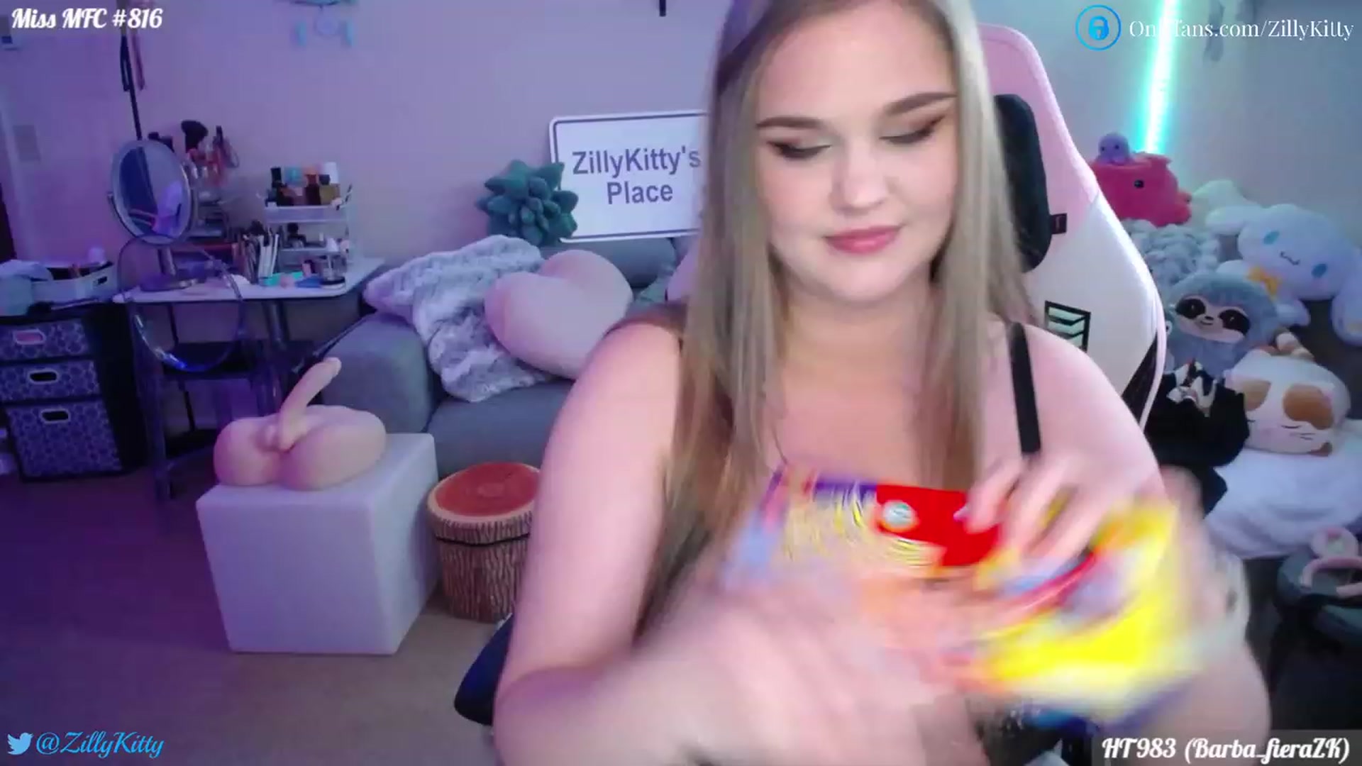 Gallery image thumbnail from ZillyKitty's myfreecams stream on, 04/05/2023, 23:29 image 19 of 20