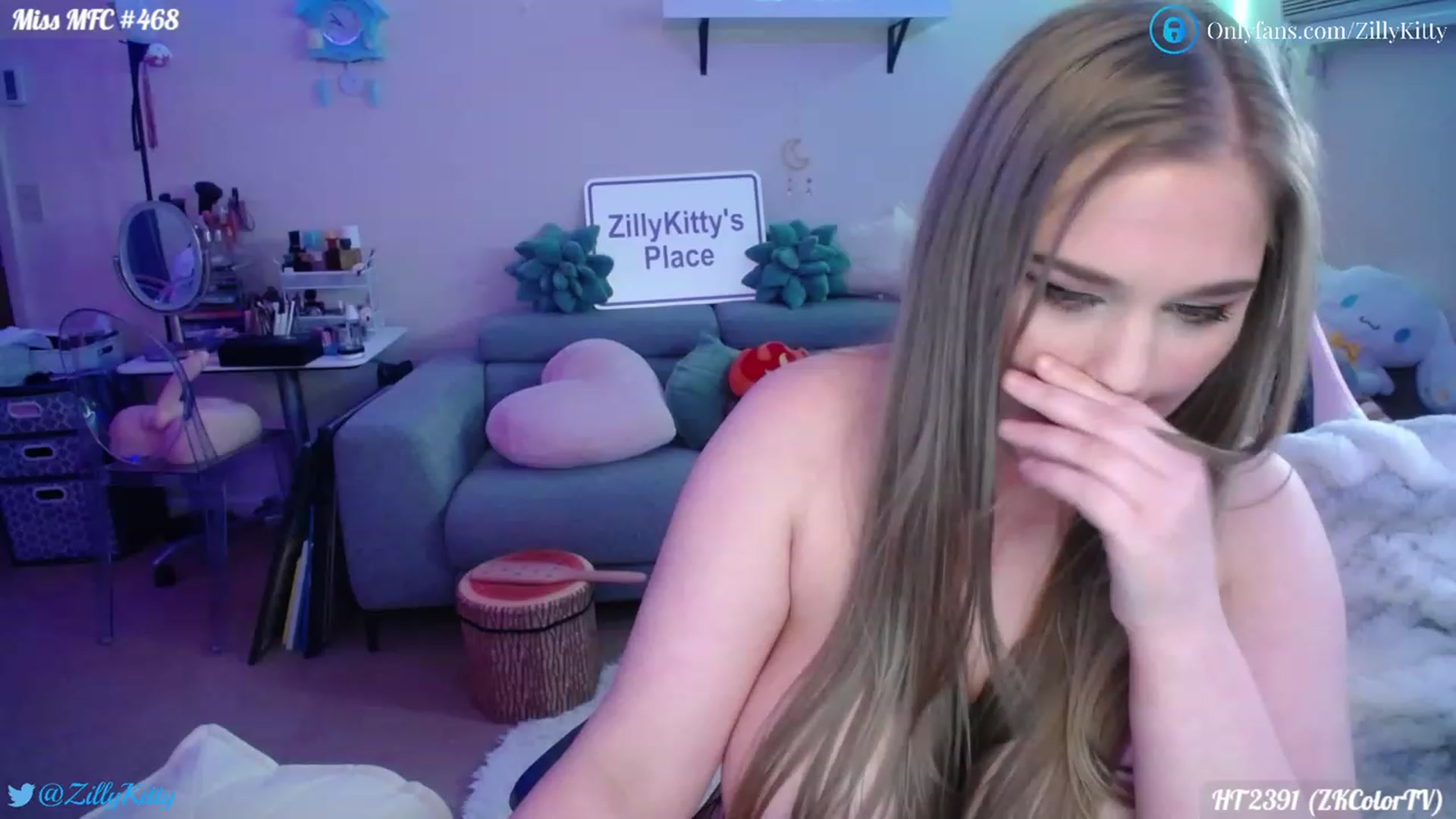 Gallery image thumbnail from ZillyKitty's myfreecams stream on, 04/06/2023, 02:59 image 14 of 20