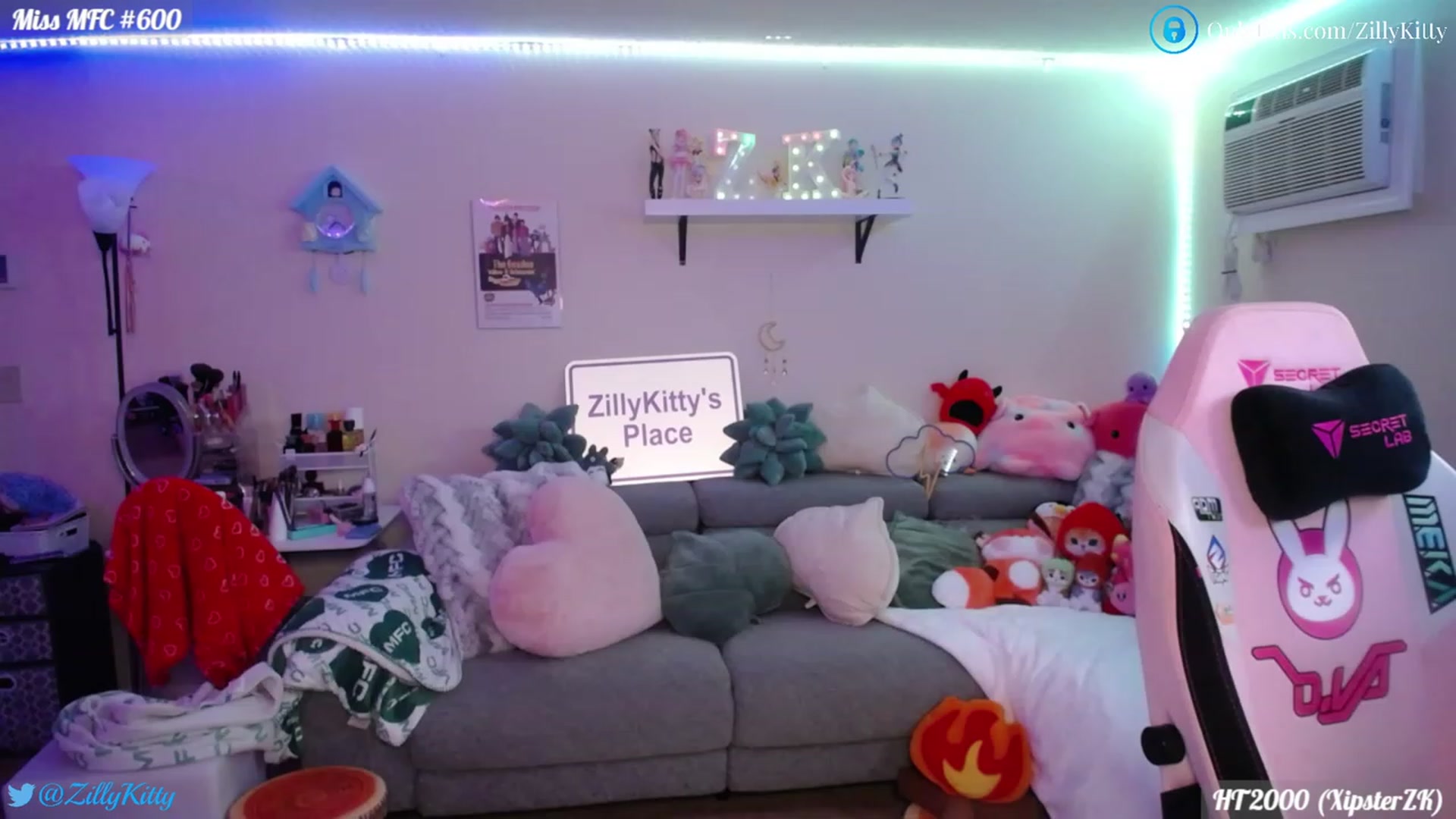 Gallery image thumbnail from ZillyKitty's myfreecams stream on, 04/10/2023, 01:04 image 8 of 20
