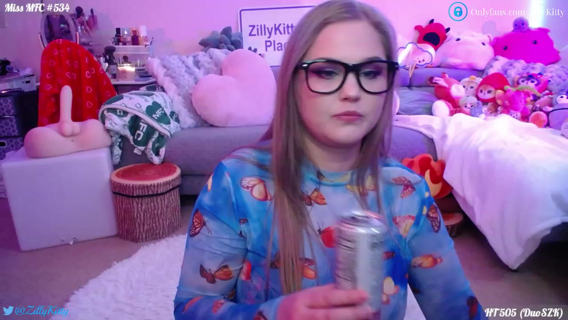 Gallery image thumbnail from ZillyKitty's myfreecams stream on, 04/12/2023, 22:36 image 19 of 20