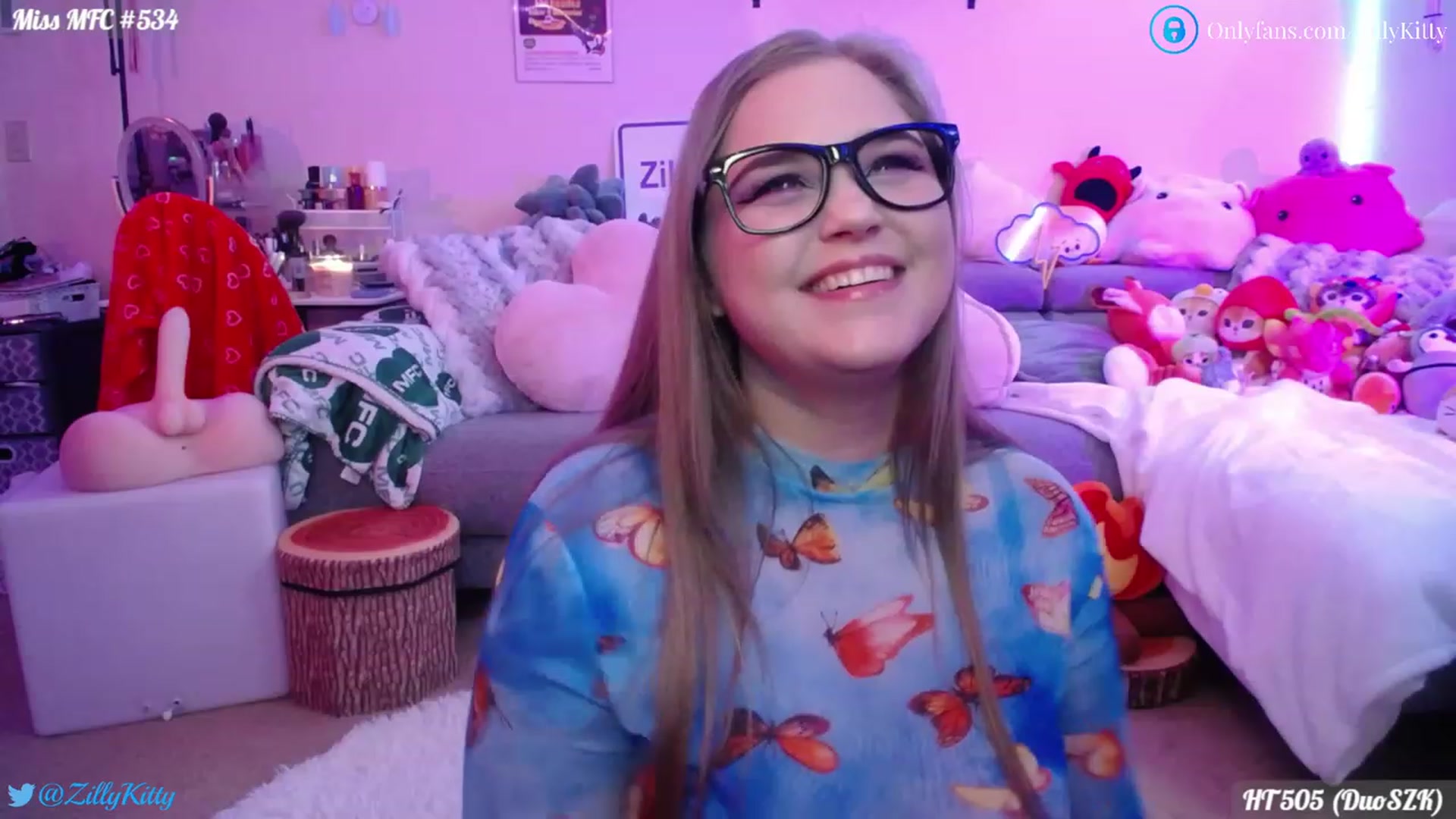 Gallery image thumbnail from ZillyKitty's myfreecams stream on, 04/12/2023, 22:36 image 17 of 20