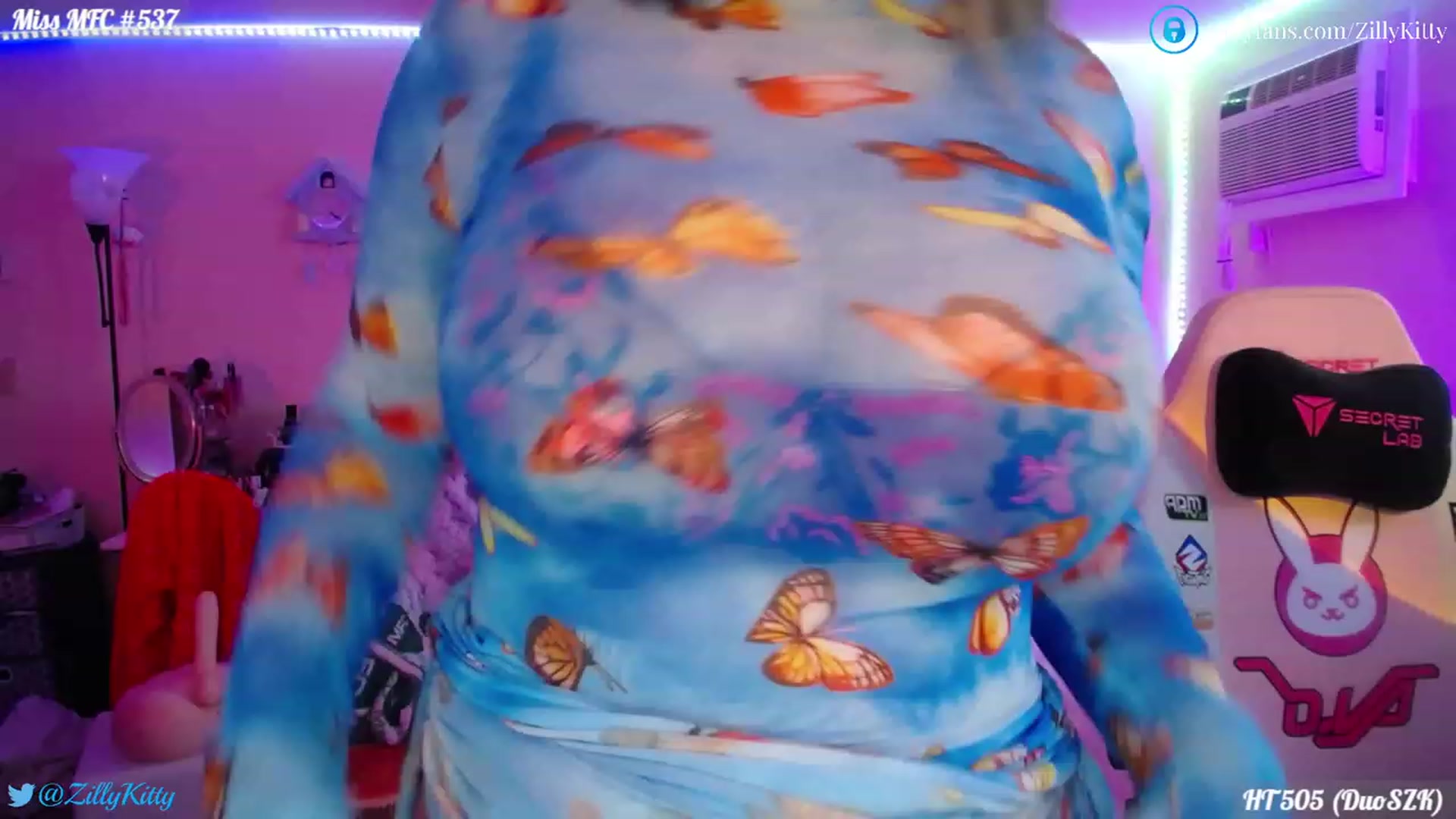 Gallery image thumbnail from ZillyKitty's myfreecams stream on, 04/12/2023, 22:36 image 5 of 20