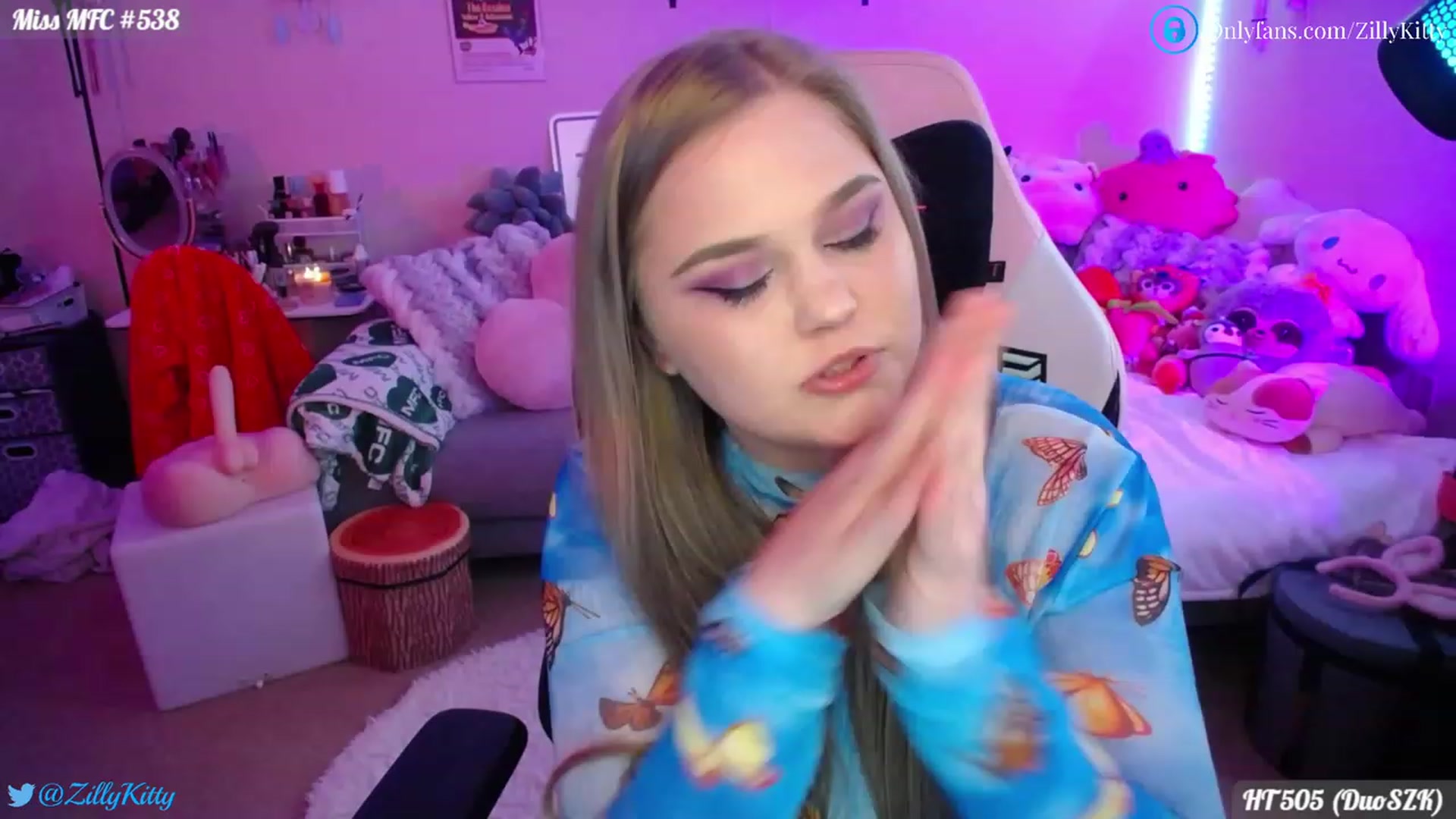 Gallery image thumbnail from ZillyKitty's myfreecams stream on, 04/13/2023, 24:03 image 14 of 20