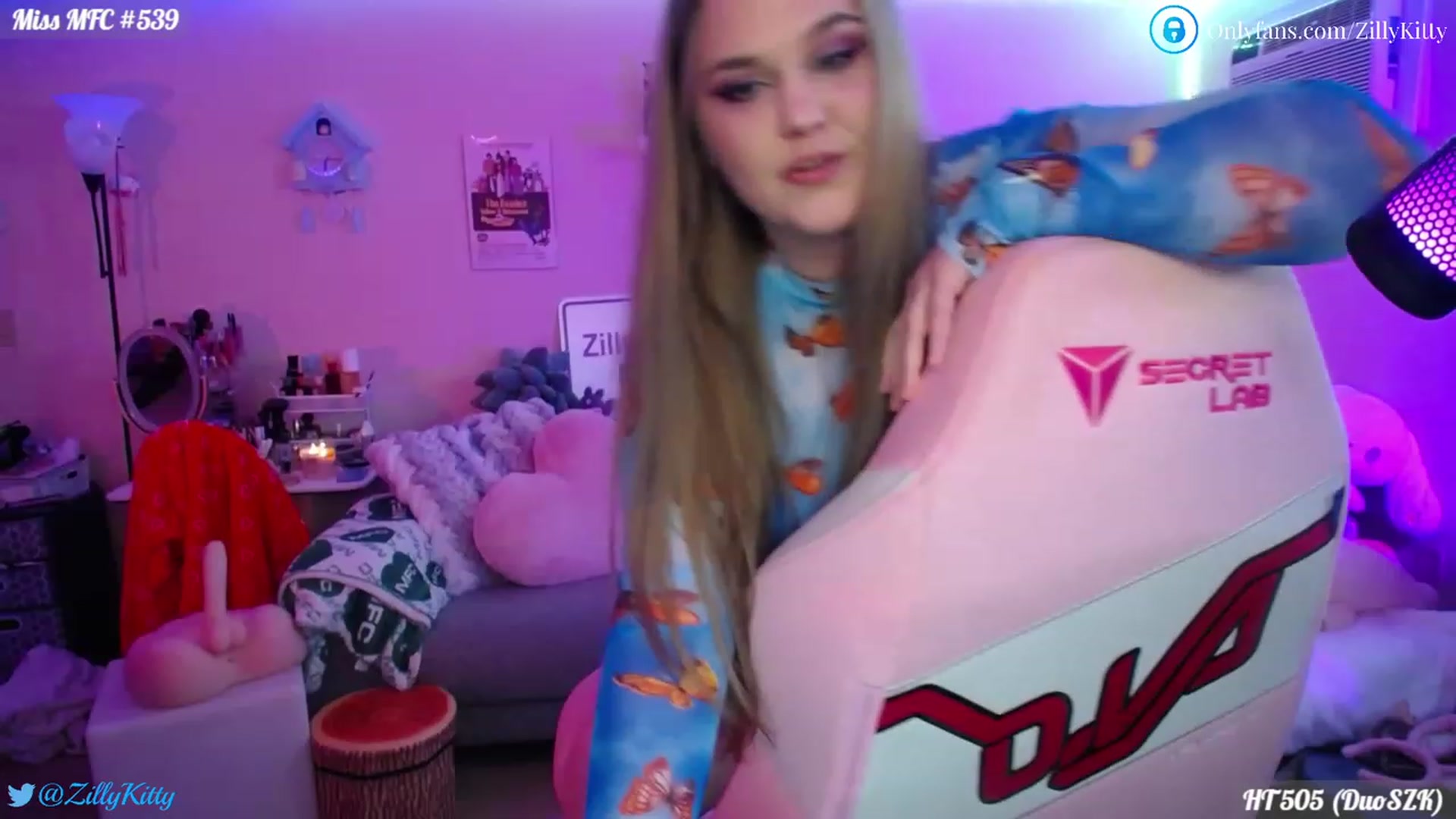 Gallery image thumbnail from ZillyKitty's myfreecams stream on, 04/13/2023, 24:03 image 10 of 20
