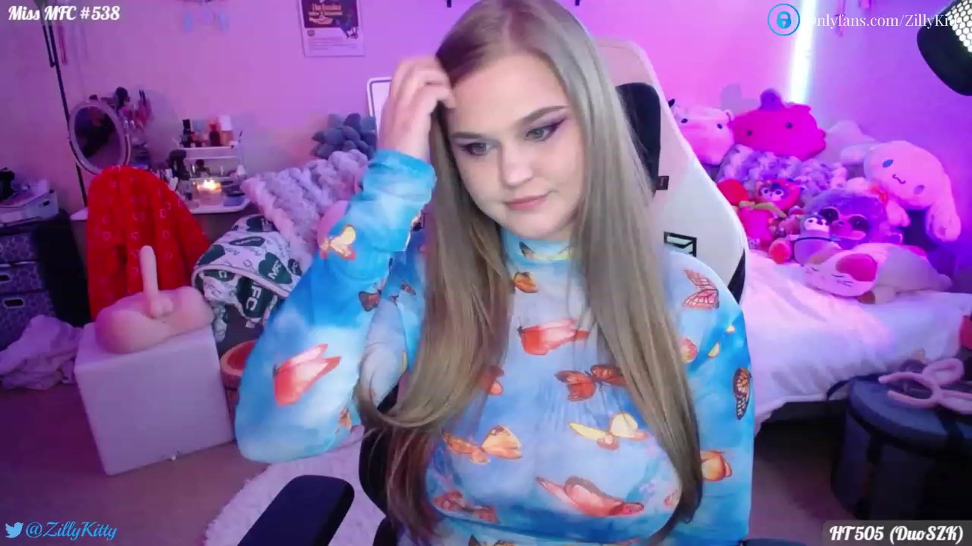 Gallery image thumbnail from ZillyKitty's myfreecams stream on, 04/13/2023, 24:03 image 16 of 20