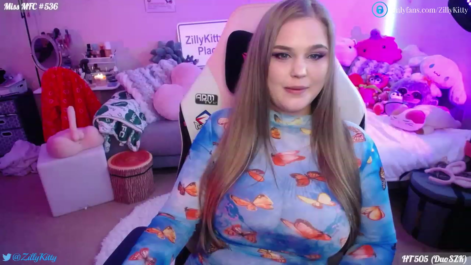 Gallery image thumbnail from ZillyKitty's myfreecams stream on, 04/13/2023, 24:03 image 8 of 20