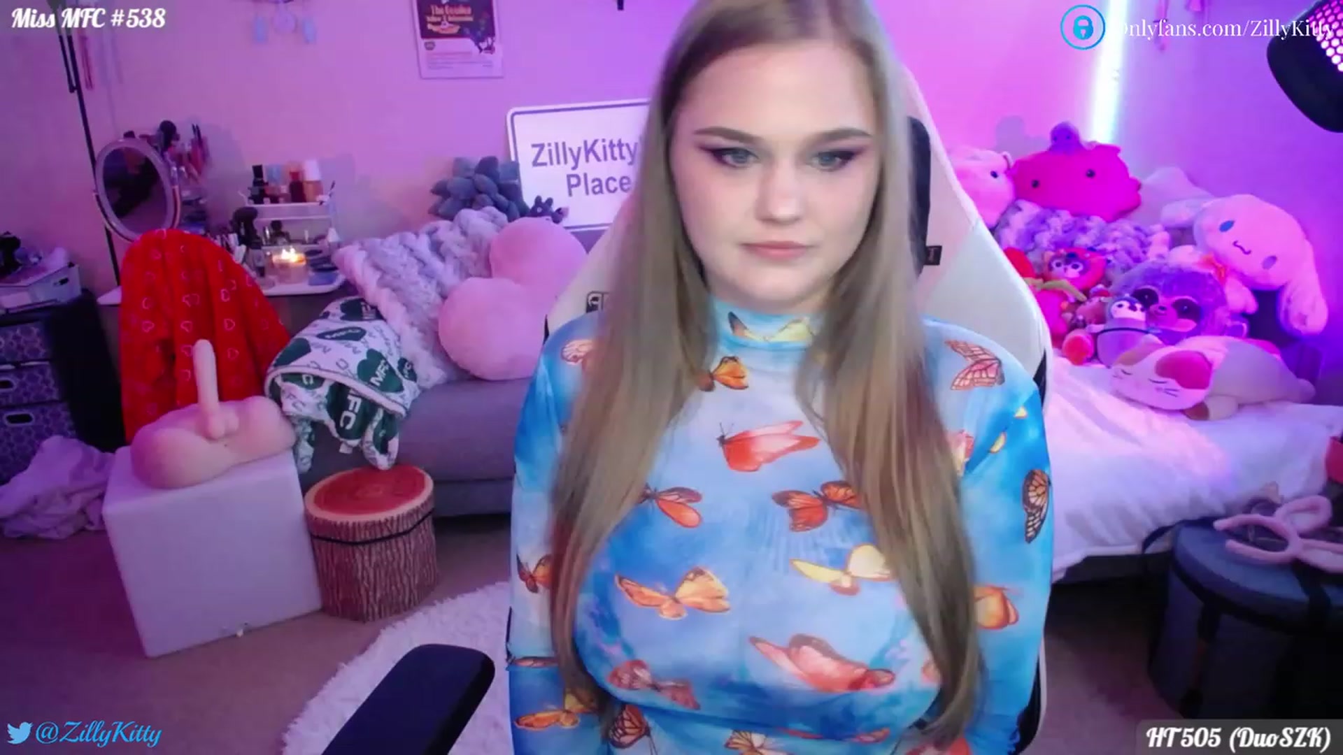 Gallery image thumbnail from ZillyKitty's myfreecams stream on, 04/13/2023, 24:03 image 13 of 20