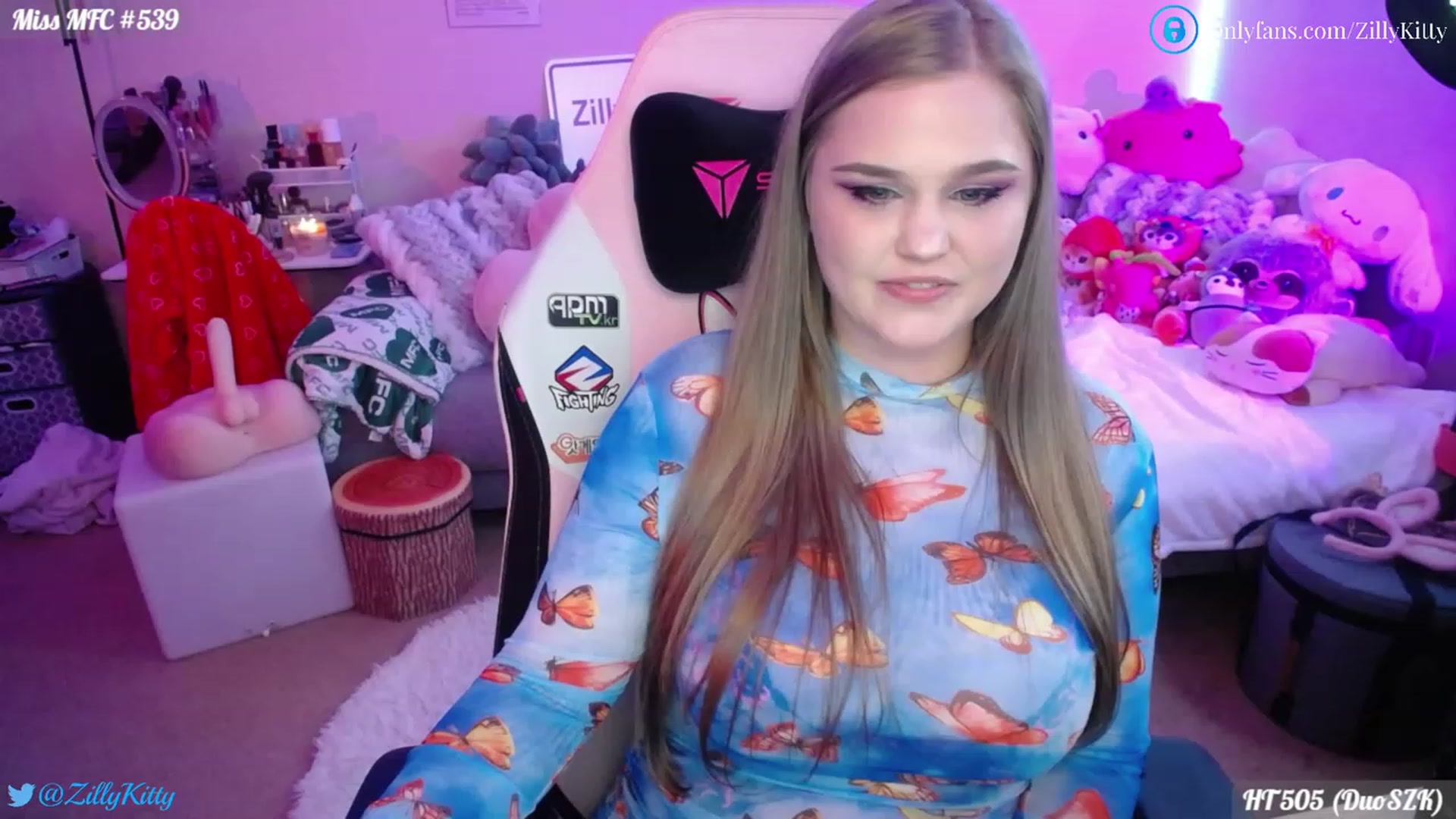 Gallery image thumbnail from ZillyKitty's myfreecams stream on, 04/13/2023, 24:03 image 19 of 20