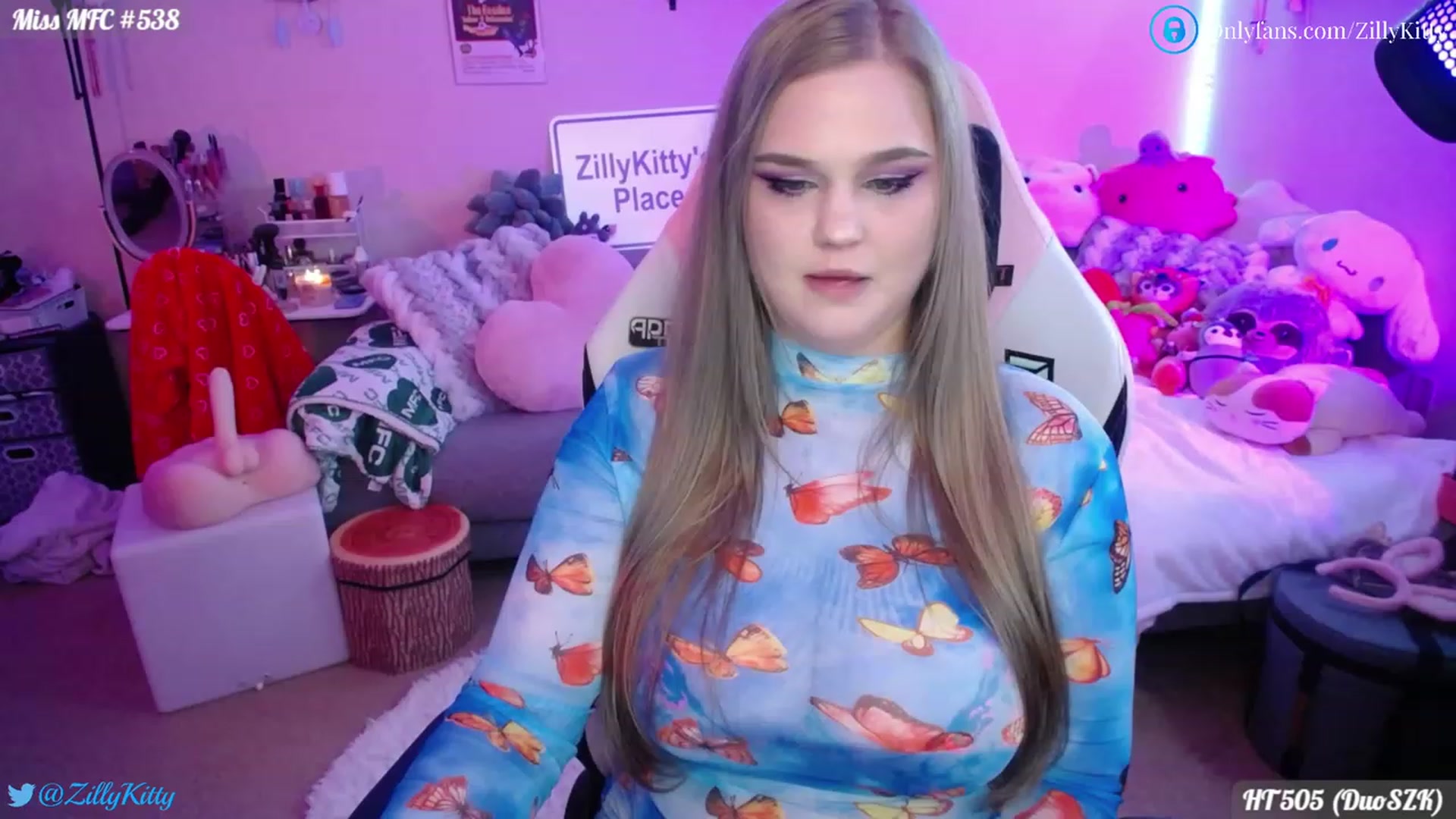 Gallery image thumbnail from ZillyKitty's myfreecams stream on, 04/13/2023, 24:03 image 15 of 20