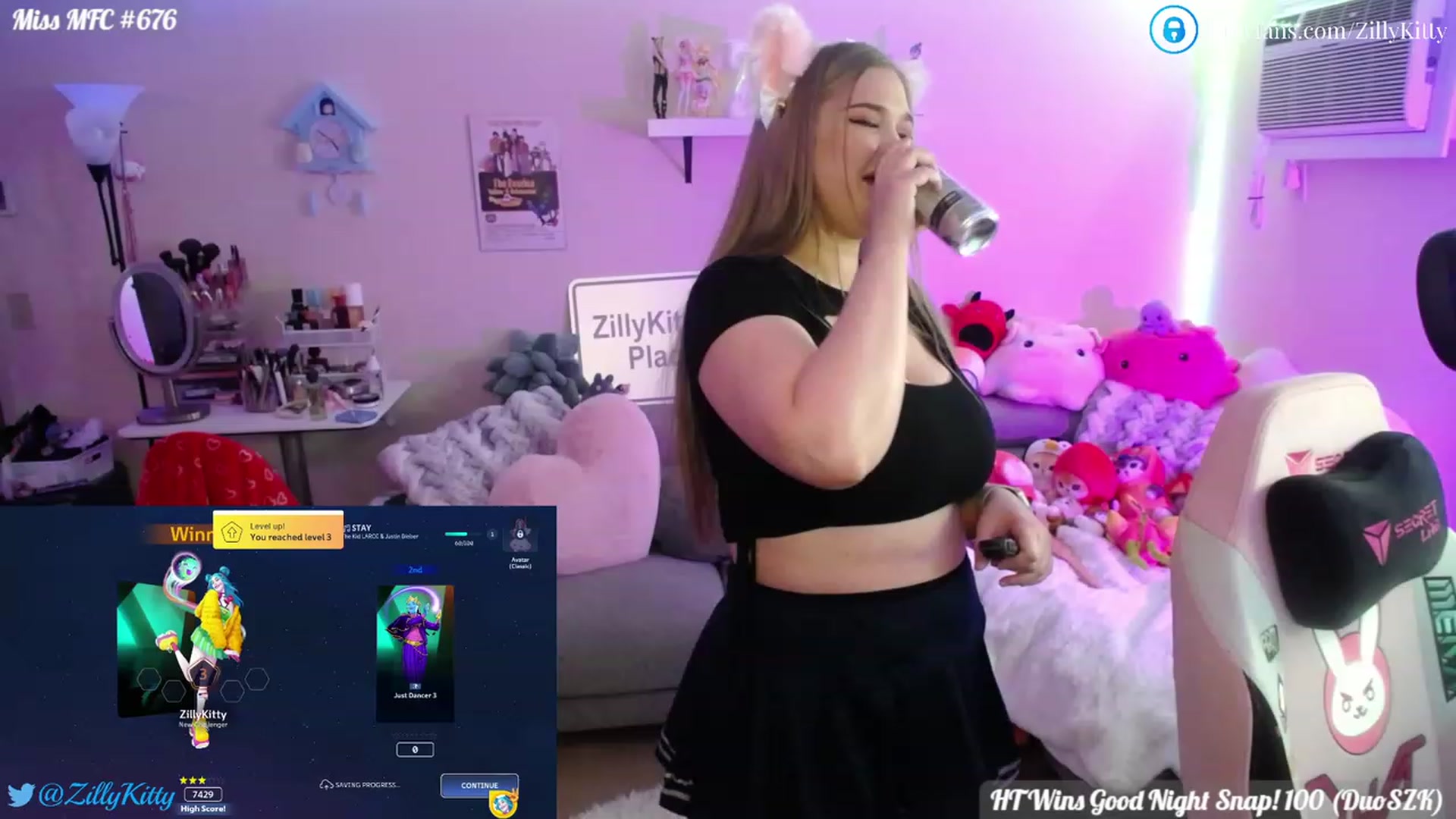 Gallery image thumbnail from ZillyKitty's myfreecams stream on, 04/17/2023, 22:12 image 6 of 20