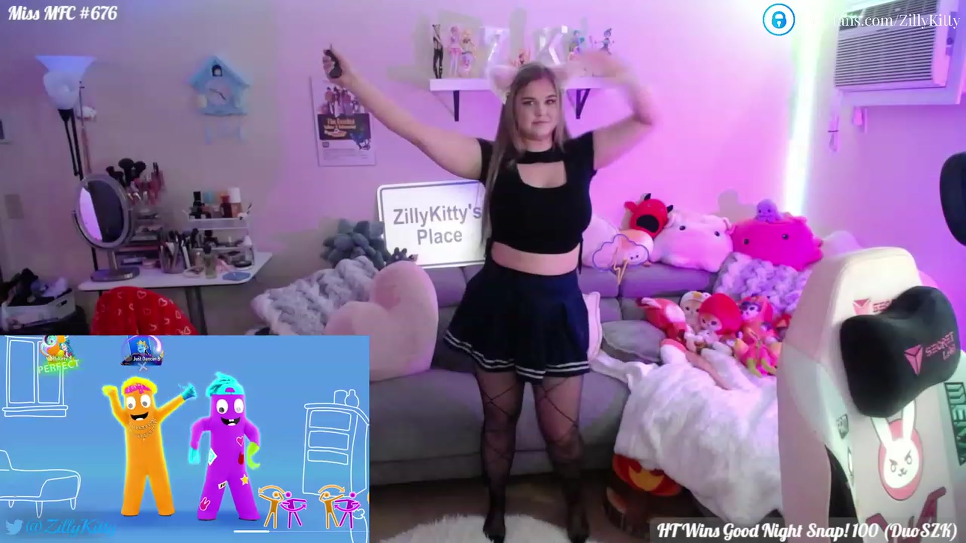 Gallery image thumbnail from ZillyKitty's myfreecams stream on, 04/17/2023, 22:12 image 4 of 20