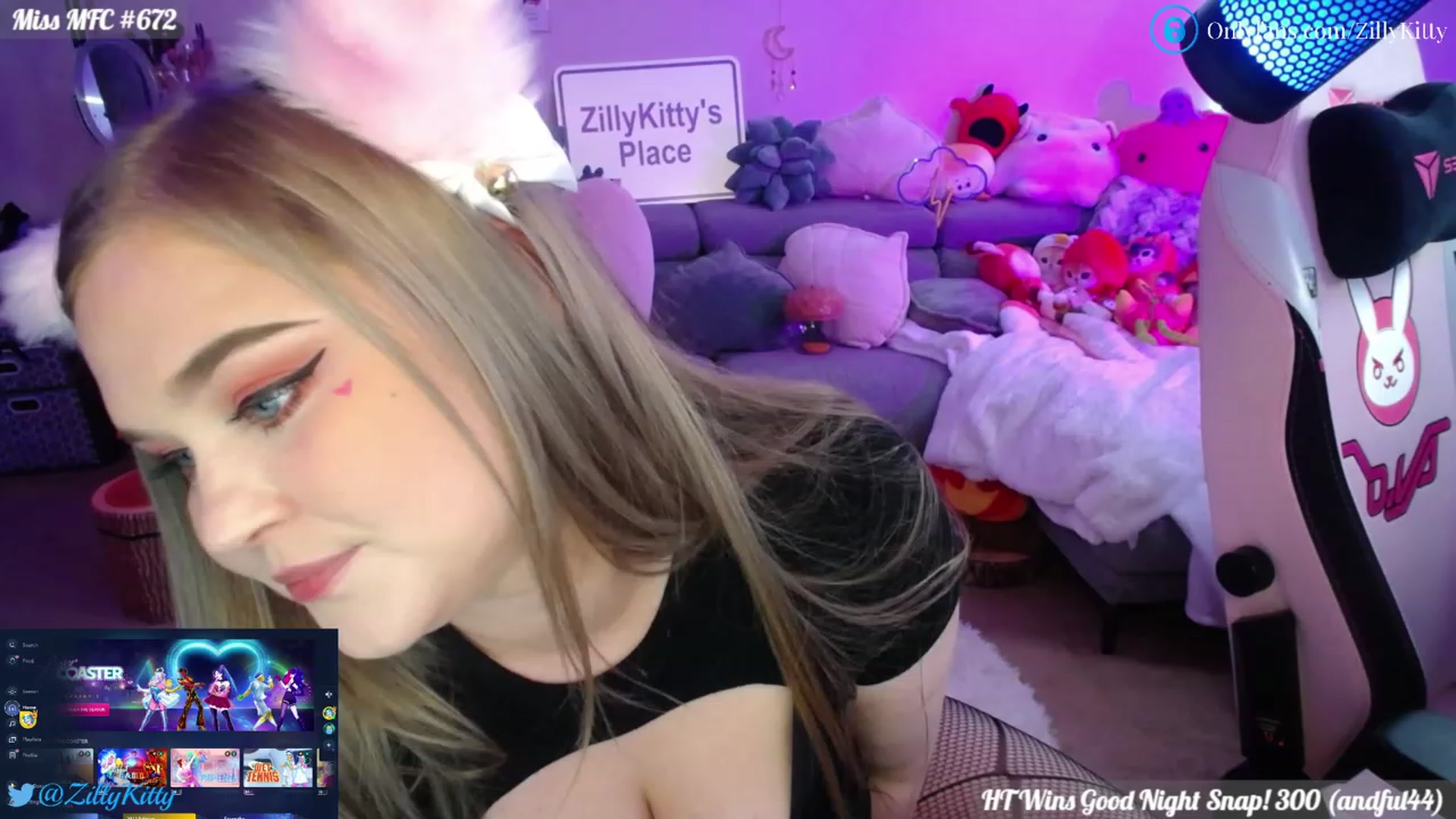 Gallery image thumbnail from ZillyKitty's myfreecams stream on, 04/17/2023, 22:12 image 19 of 20
