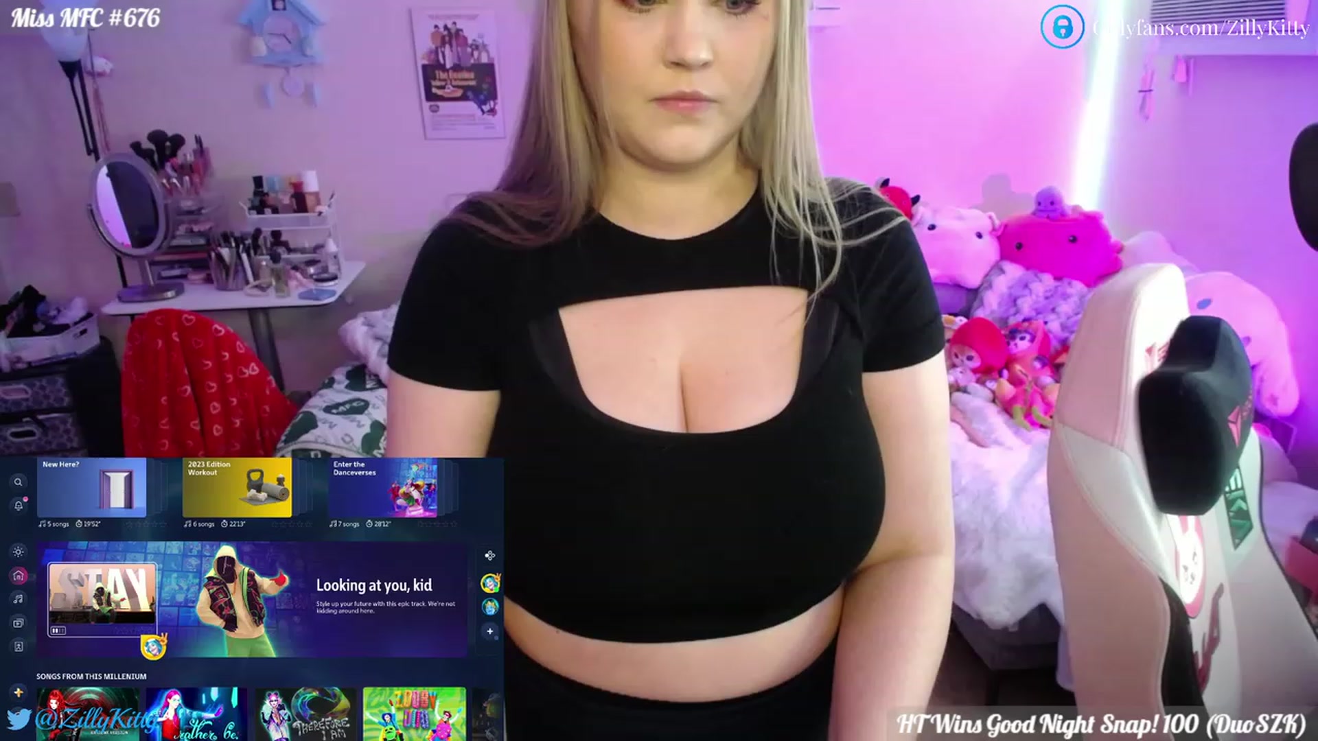 Gallery image thumbnail from ZillyKitty's myfreecams stream on, 04/17/2023, 22:12 image 1 of 20