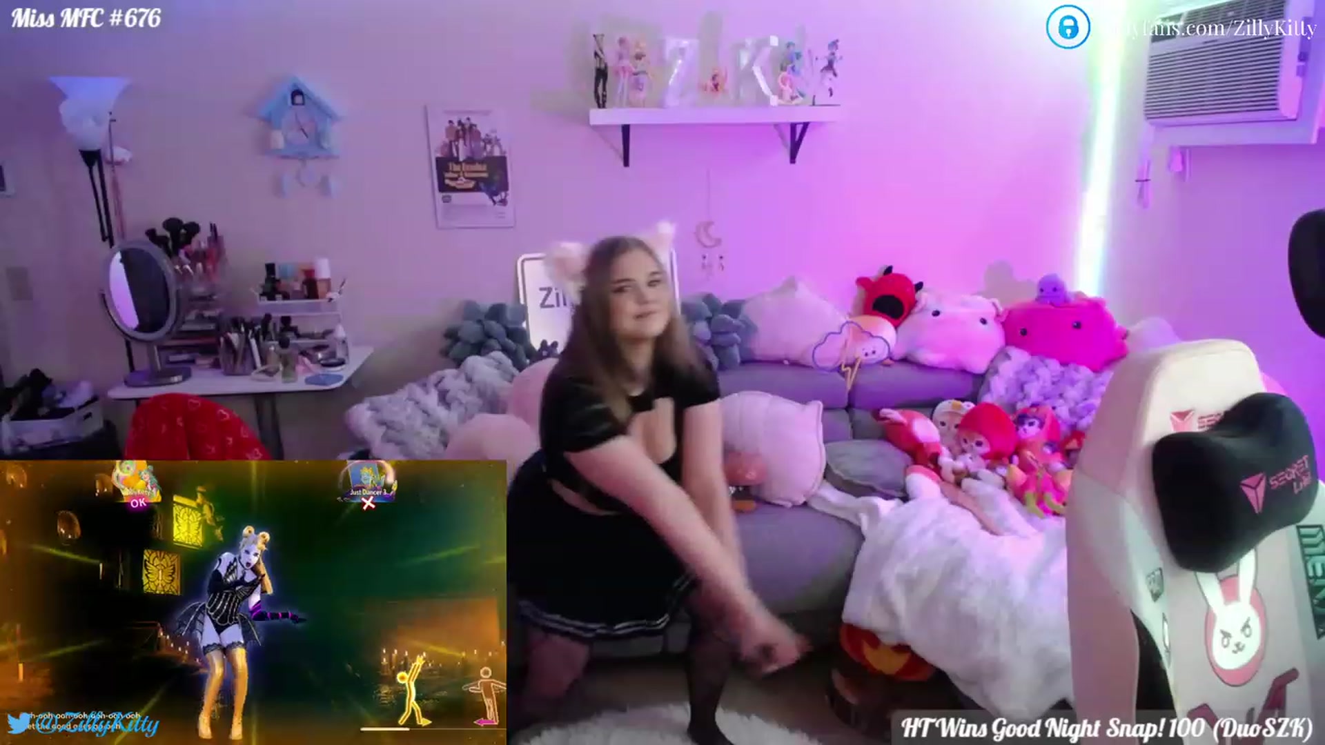 Gallery image thumbnail from ZillyKitty's myfreecams stream on, 04/17/2023, 22:12 image 11 of 20