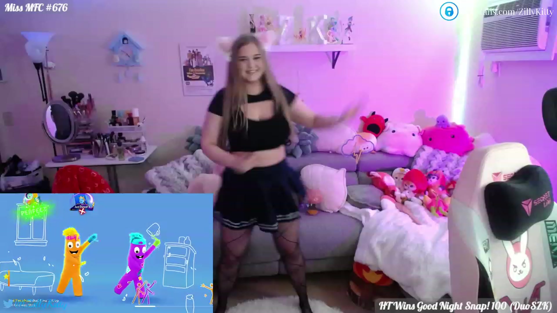 Gallery image thumbnail from ZillyKitty's myfreecams stream on, 04/17/2023, 22:12 image 5 of 20