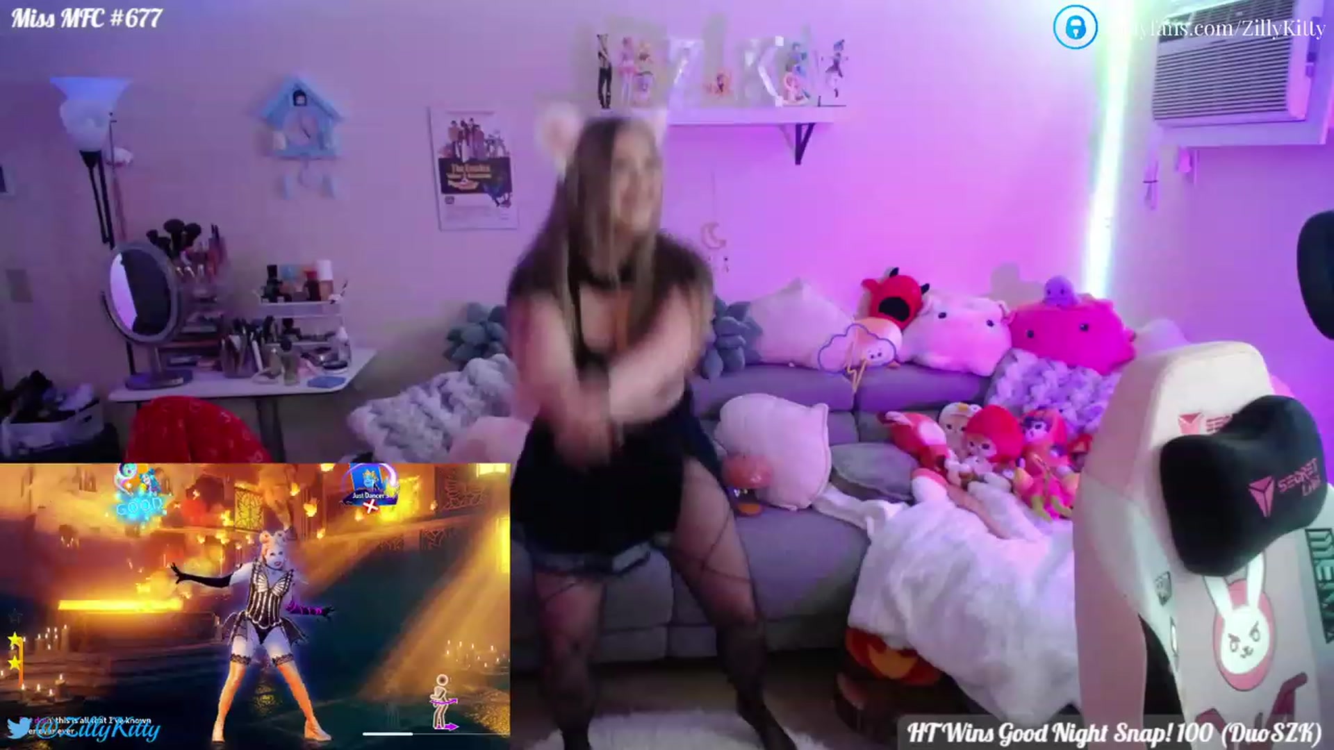 Gallery image thumbnail from ZillyKitty's myfreecams stream on, 04/17/2023, 22:12 image 12 of 20