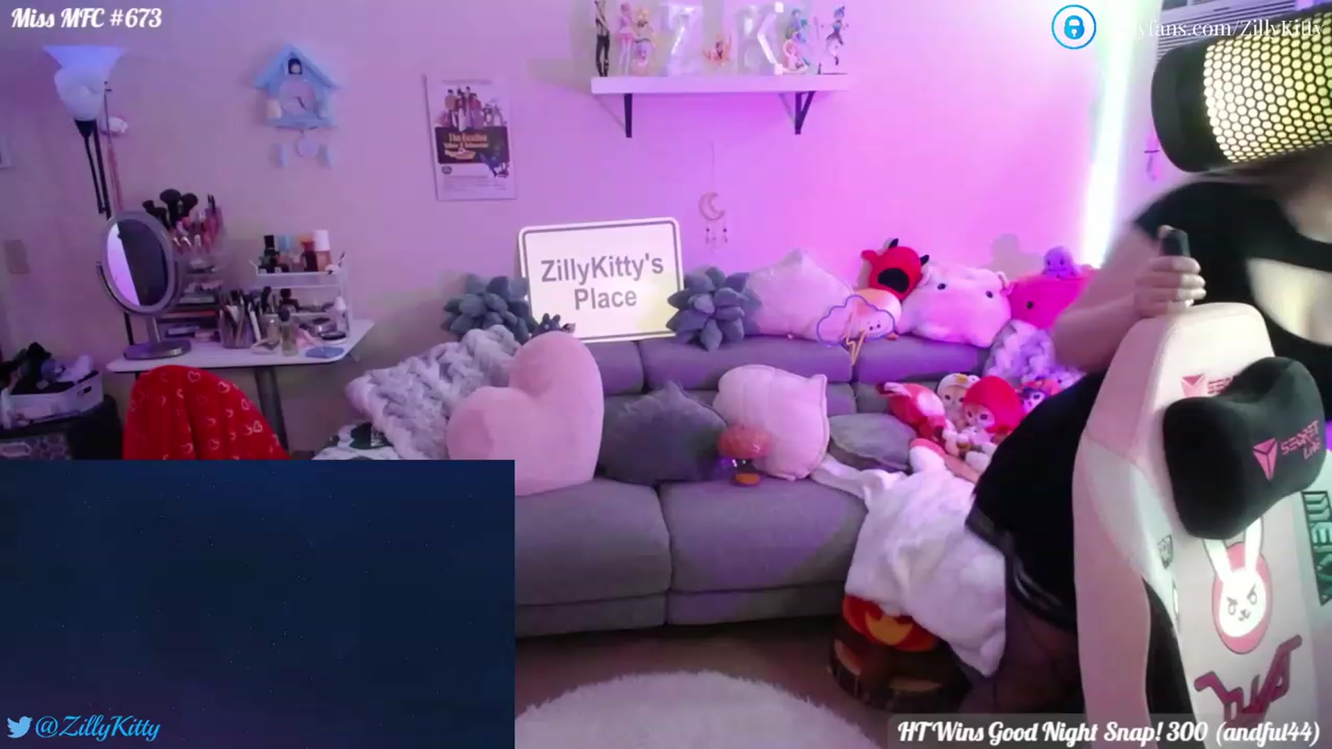 Gallery image thumbnail from ZillyKitty's myfreecams stream on, 04/17/2023, 22:42 image 9 of 20