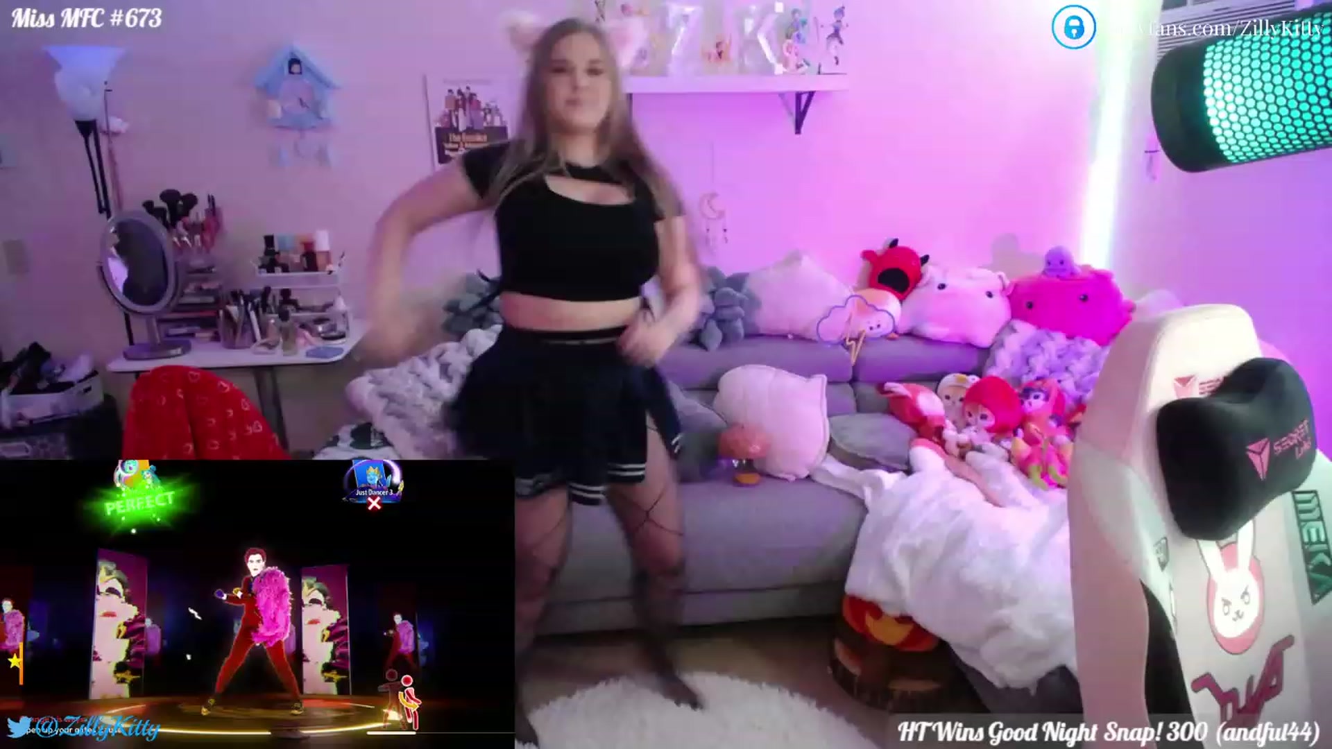 Gallery image thumbnail from ZillyKitty's myfreecams stream on, 04/17/2023, 22:42 image 7 of 20